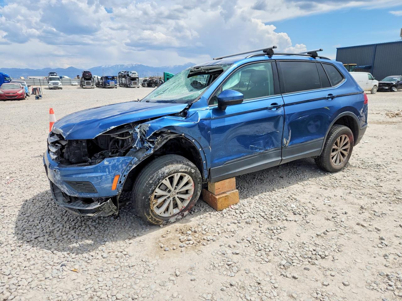 3VV1B7AX9JM021447 · 2018 VOLKSWAGEN TIGUAN