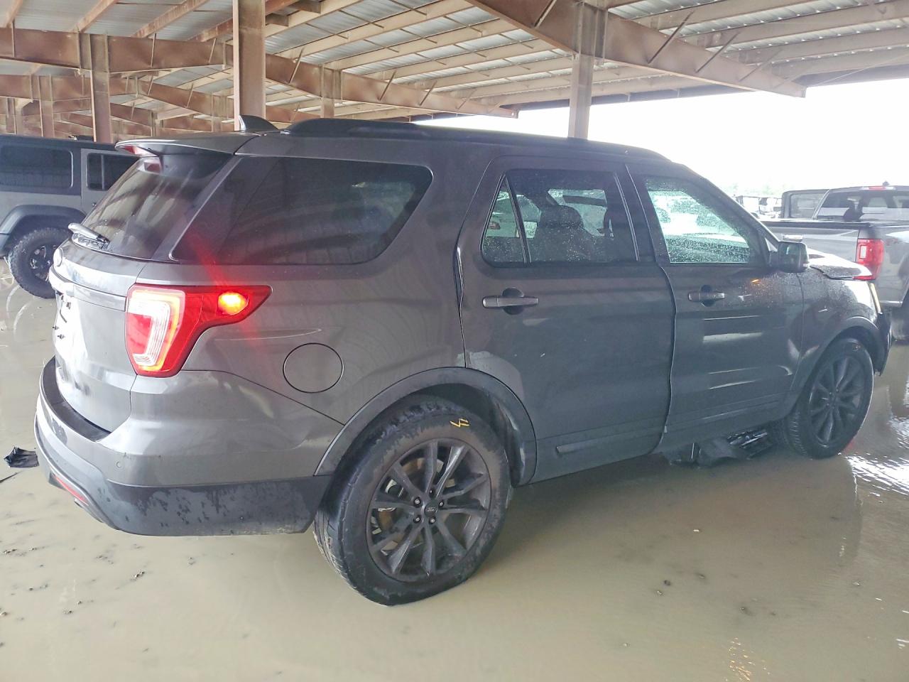 1FM5K7D86HGD53169 · 2017 FORD EXPLORER · 3/13