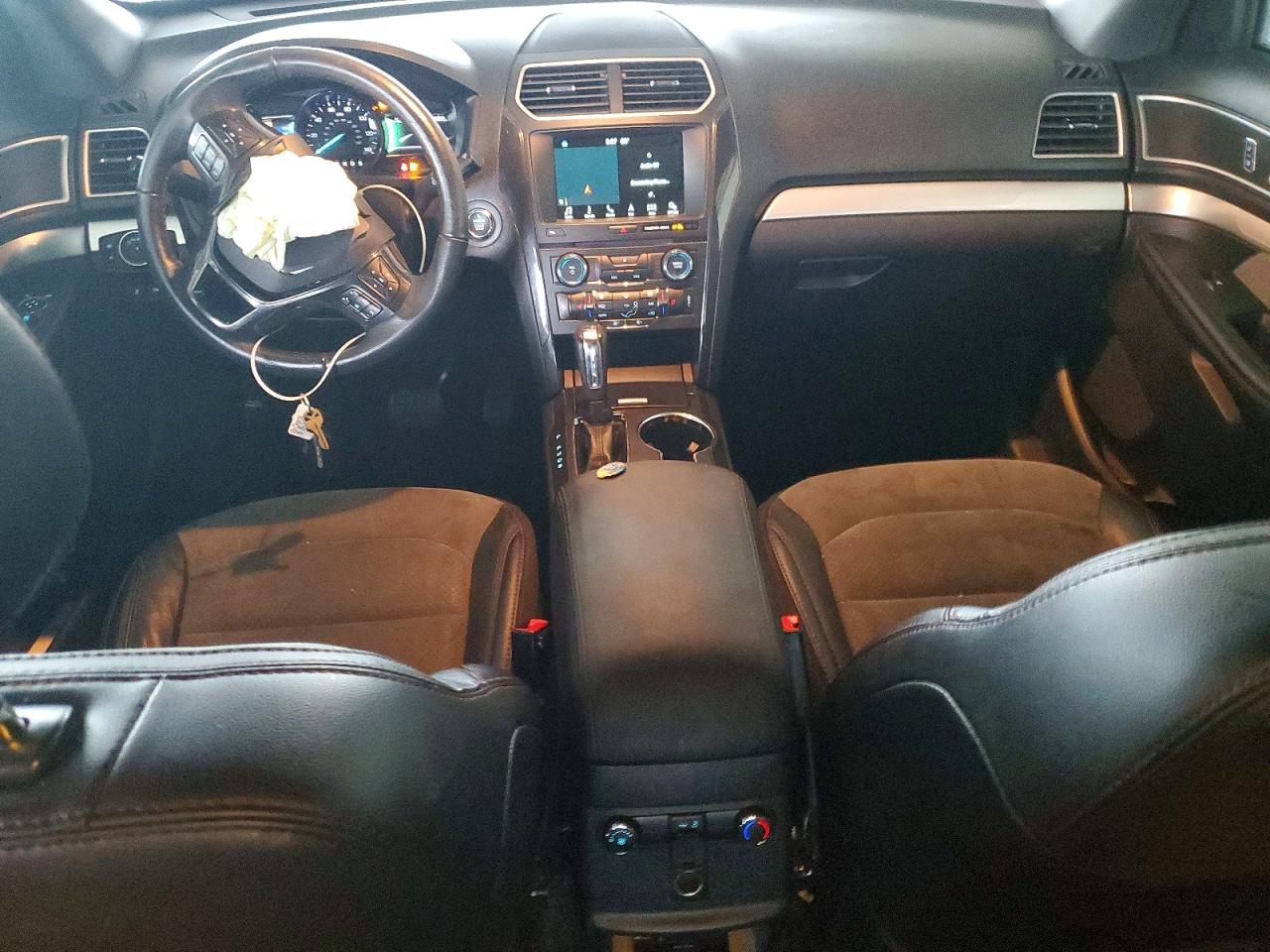 1FM5K7D86HGD53169 · 2017 FORD EXPLORER · 8/13
