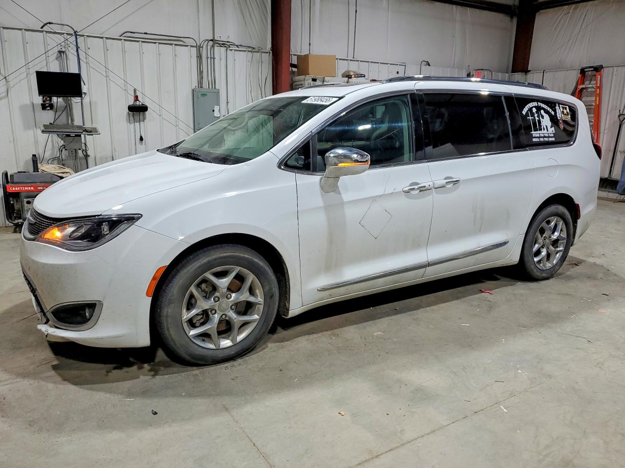 2C4RC1GG8JR185395 · 2018 CHRYSLER PACIFICA