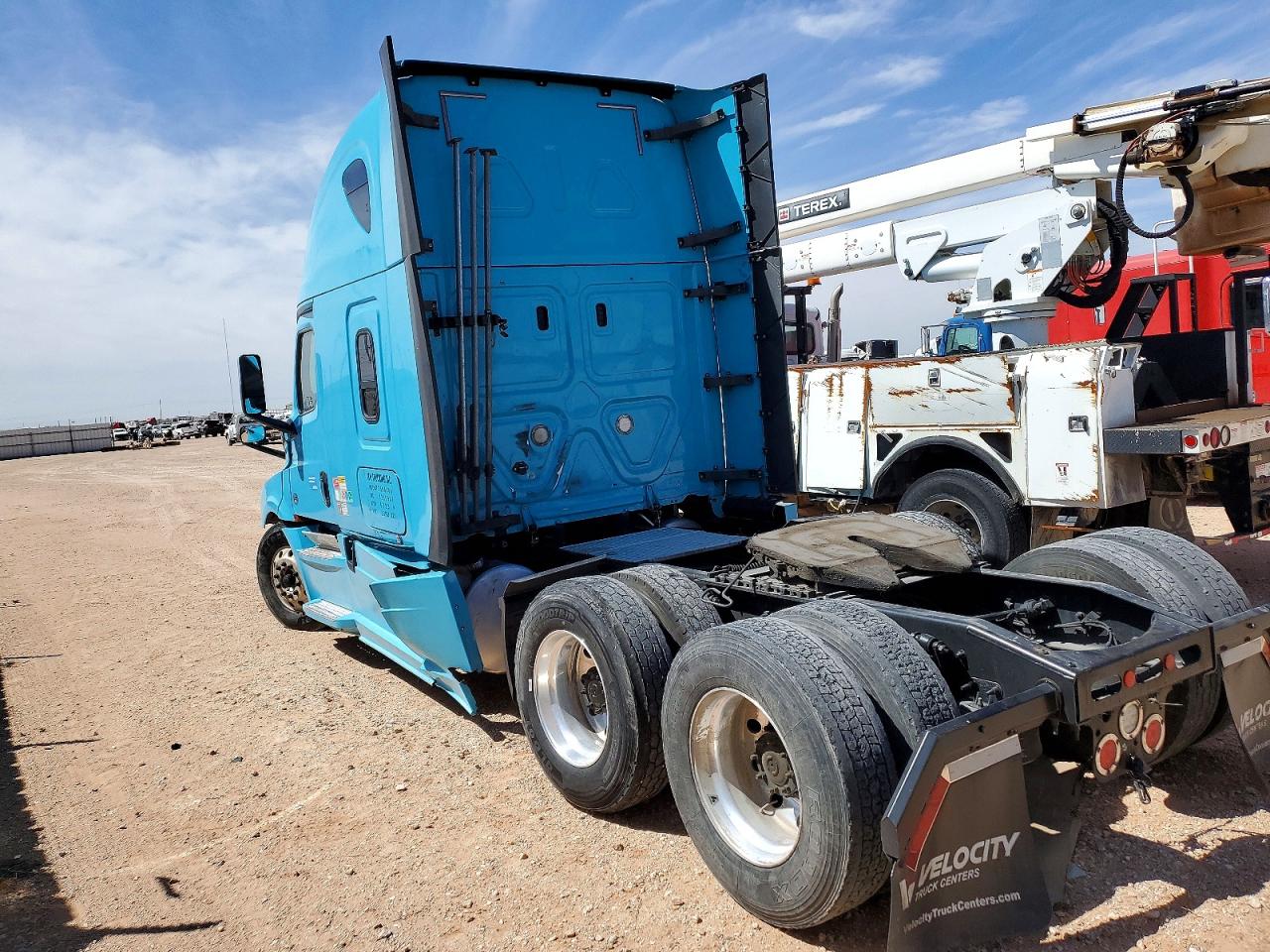 3AKJHHDR6LSKU3221 · 2020 FREIGHTLINER CASCADIA 126 · 3/10