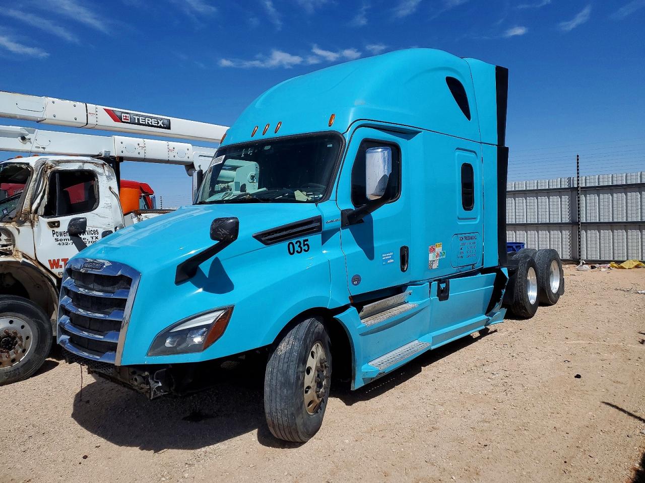 3AKJHHDR6LSKU3221 · 2020 FREIGHTLINER CASCADIA 126 · 2/10