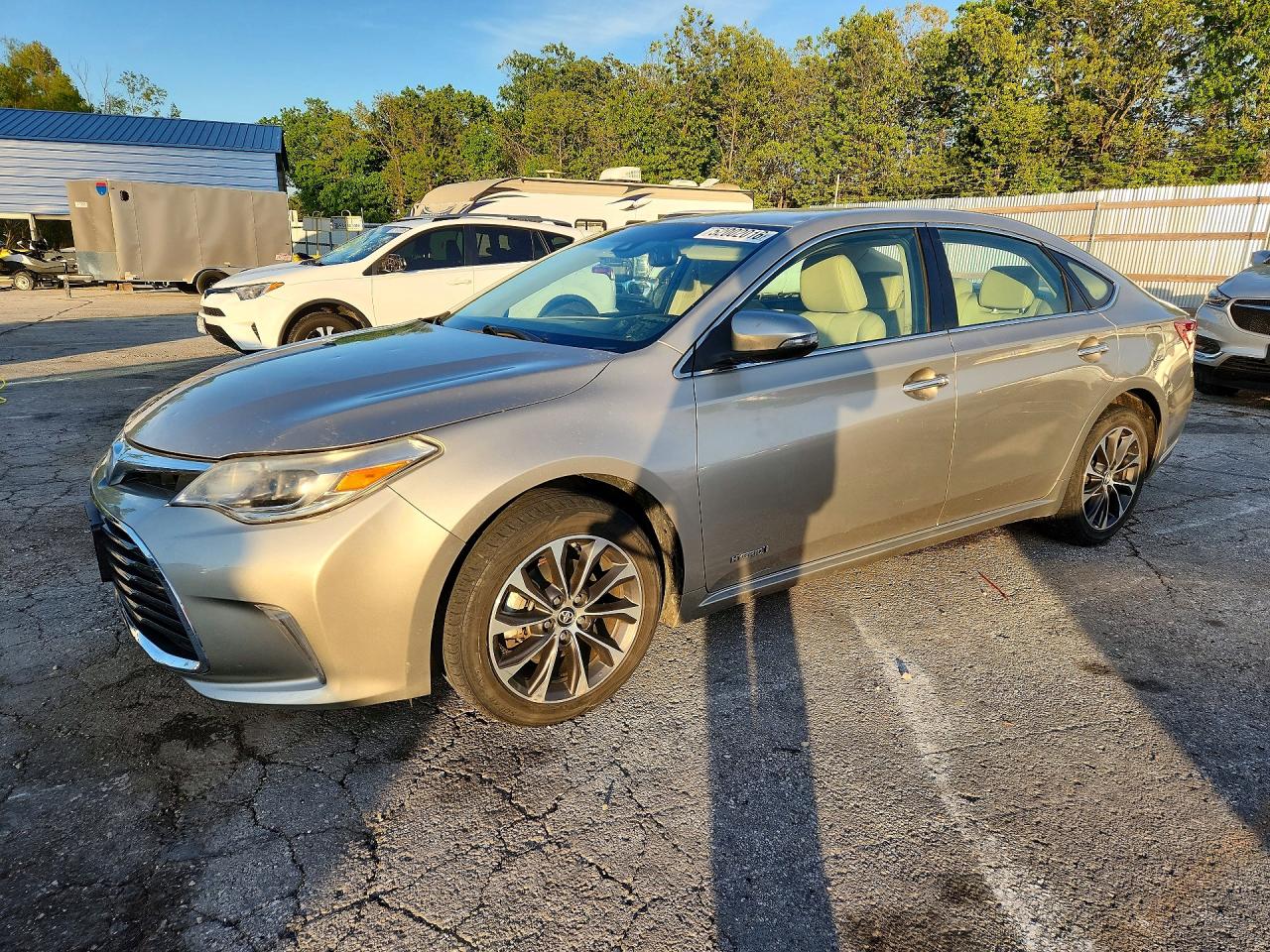 4T1BD1EB0JU063375 · 2018 TOYOTA AVALON HYBRID