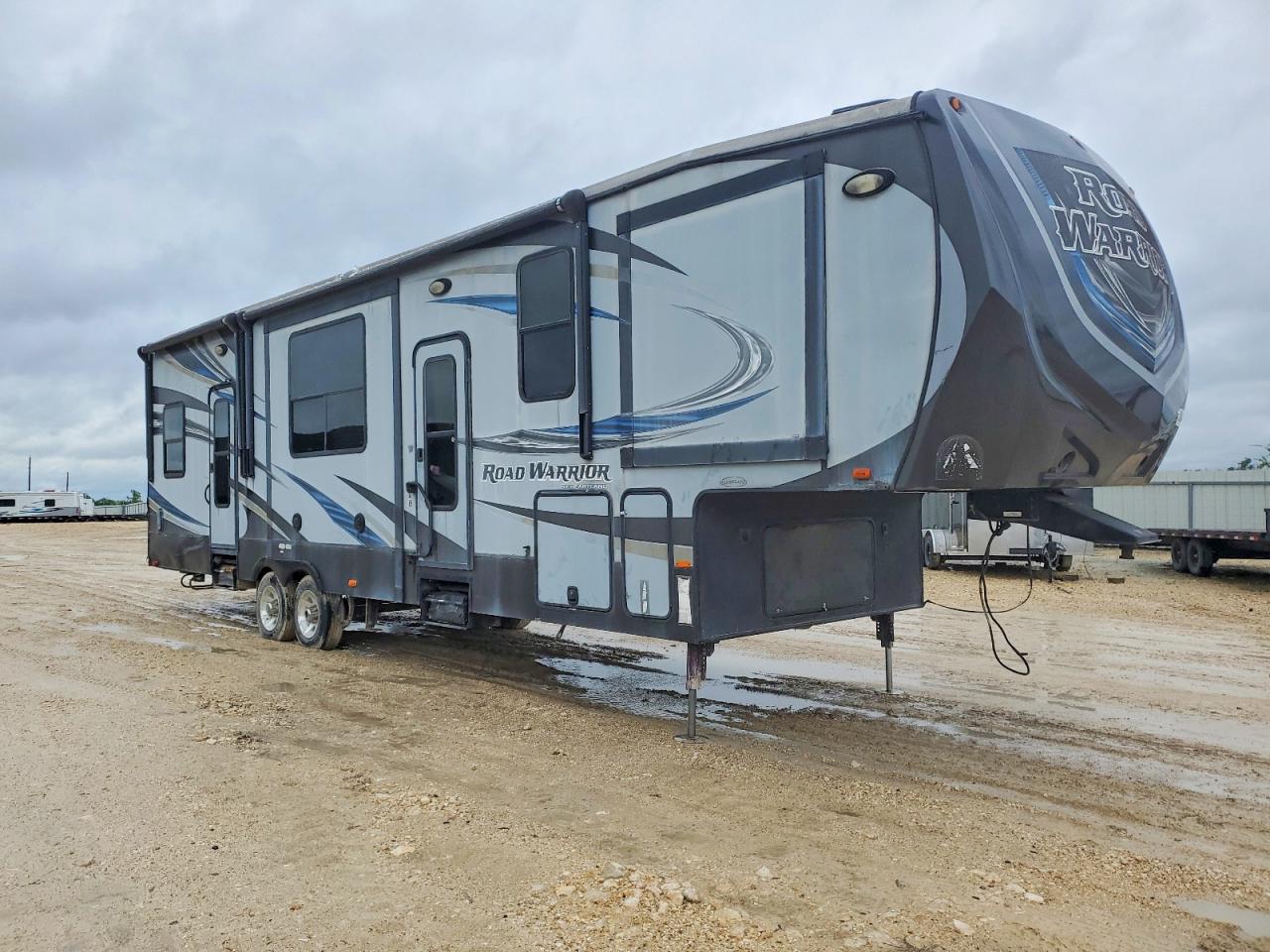 5SFCG3923FE296168 · 2015 HEARTLAND RV'S ROAD WARRIOR SERIES