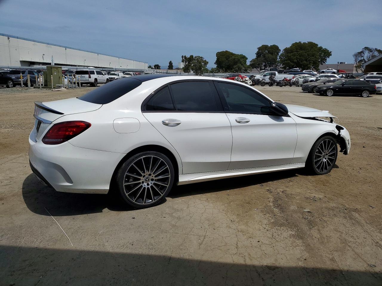 WDDWF8DB4LR527306 · 2020 MERCEDES-BENZ C · 3/13