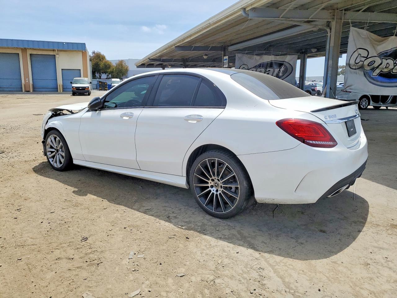 WDDWF8DB4LR527306 · 2020 MERCEDES-BENZ C · 2/13