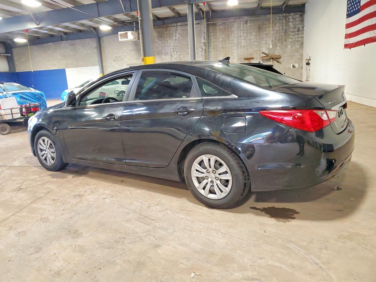 5NPEB4AC3BH302114 · 2011 HYUNDAI SONATA · 2/12