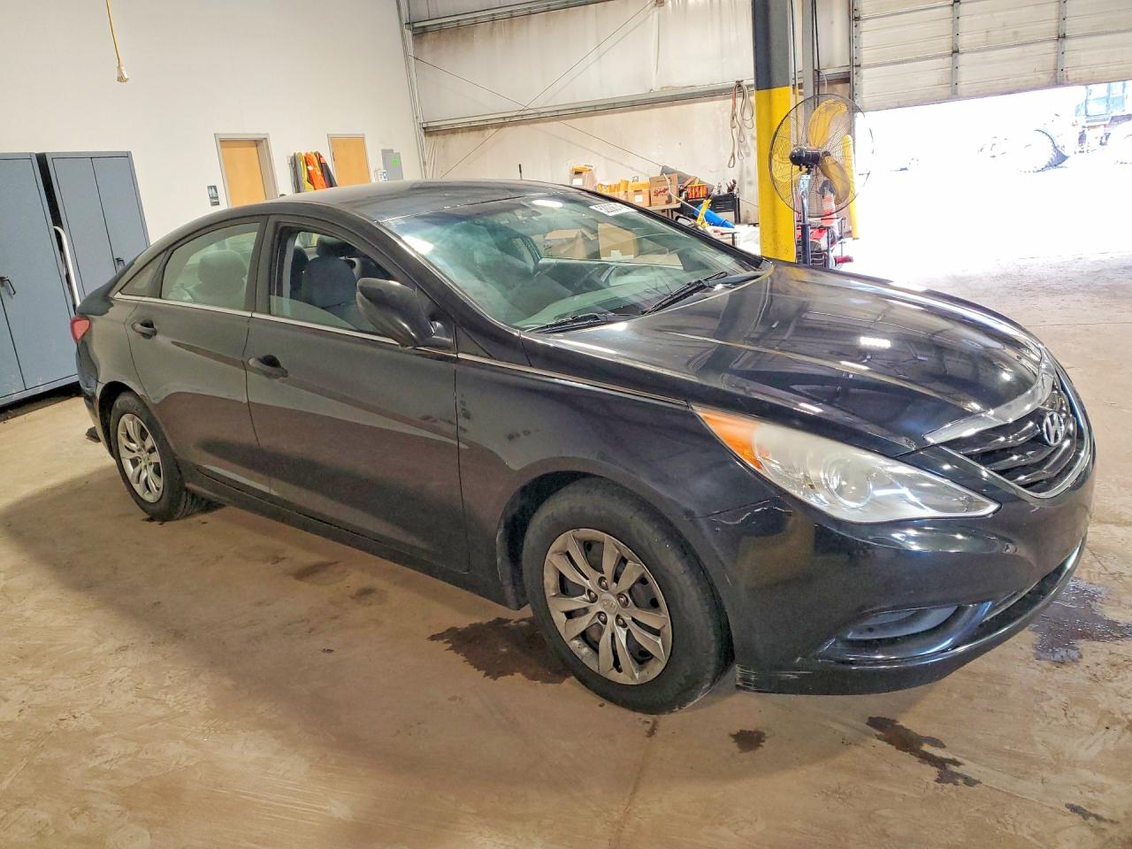 5NPEB4AC3BH302114 · 2011 HYUNDAI SONATA · 4/12