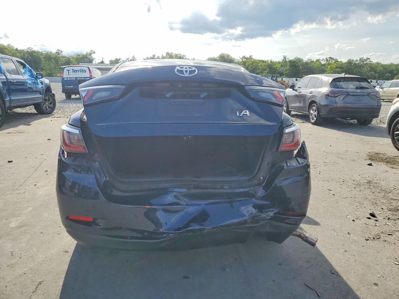 3MYDLBYV6HY176204 · 2017 TOYOTA YARIS IA · 6/12