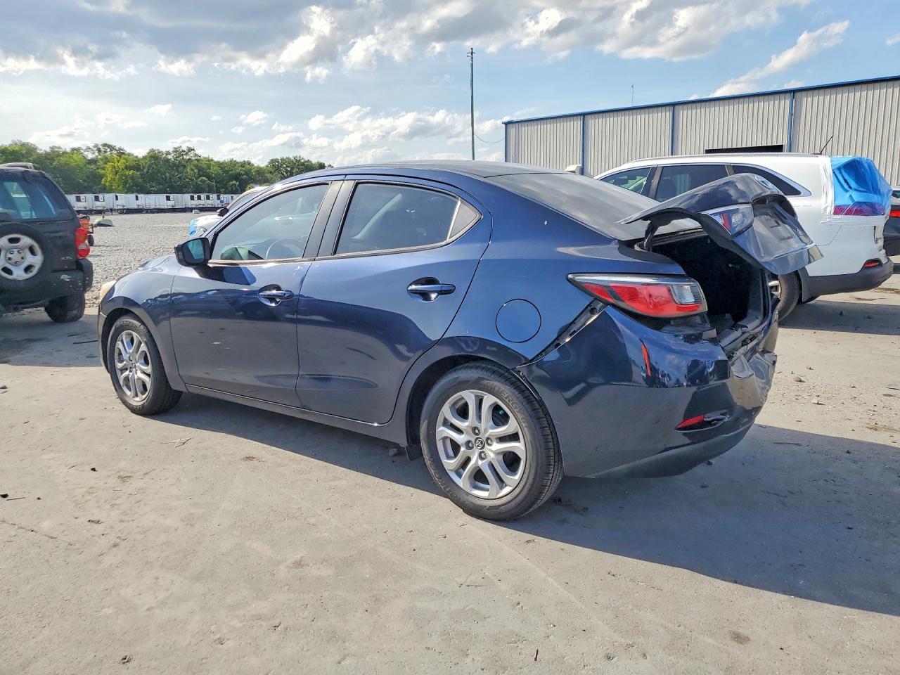 3MYDLBYV6HY176204 · 2017 TOYOTA YARIS IA · 2/12