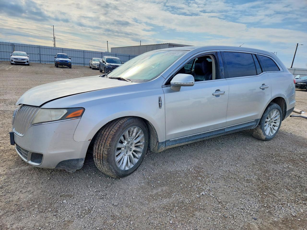 2LMHJ5AR8ABJ30456 · 2010 LINCOLN MKT