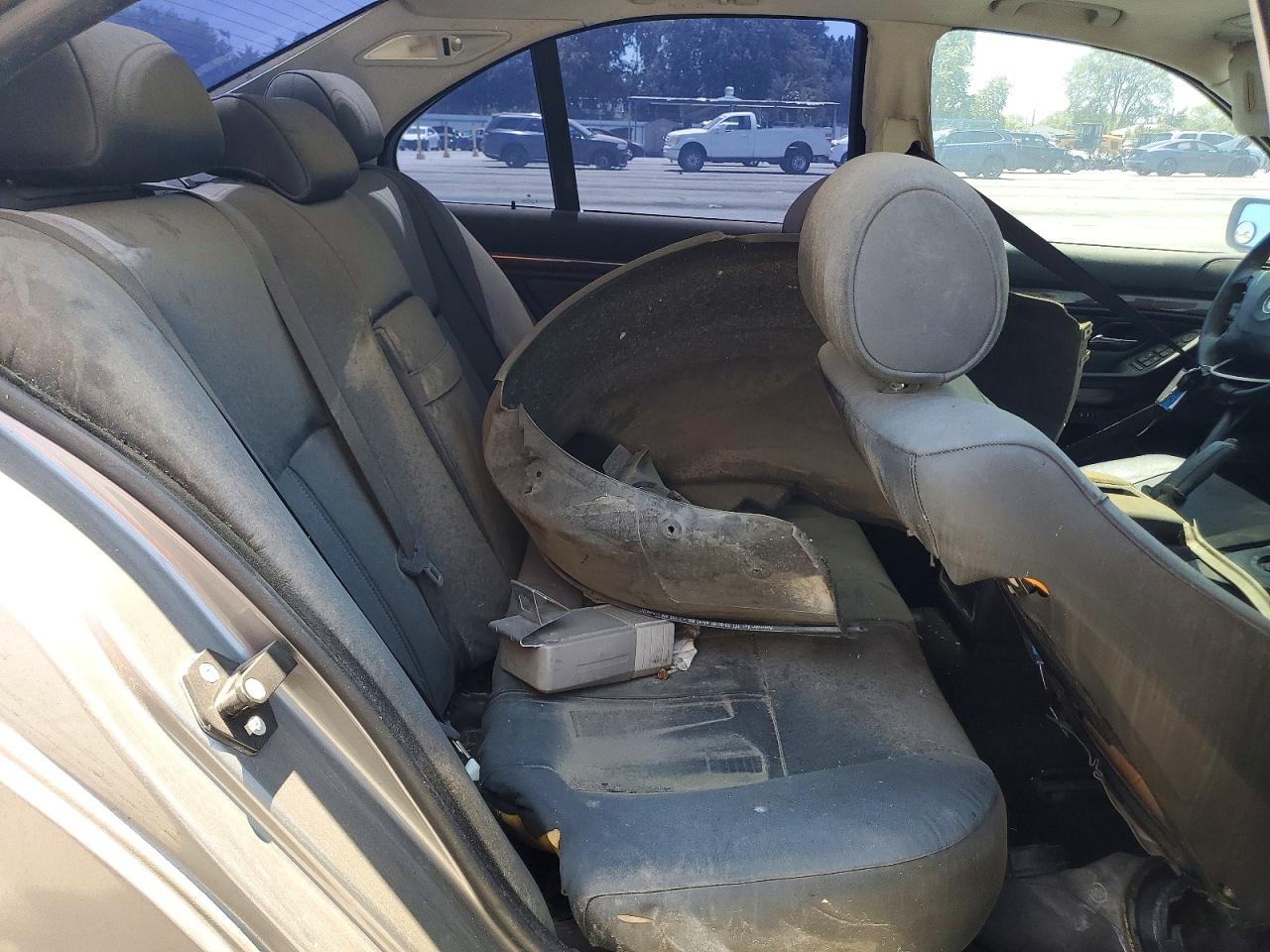 WBADT63483CK38916 · 2003 BMW 530 · 10/12