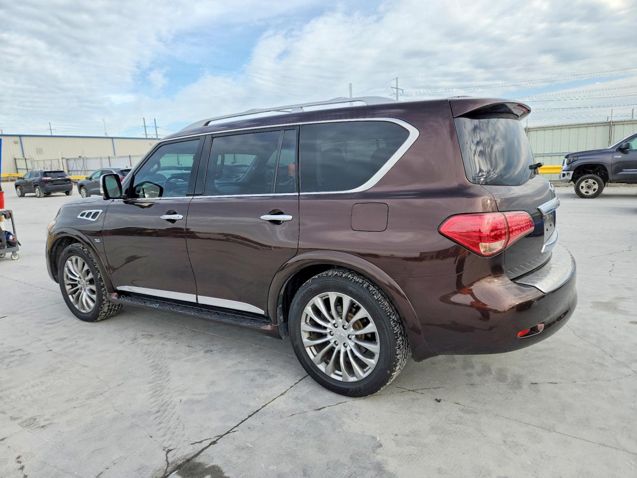 JN8AZ2NF6H9640874 · 2017 INFINITI QX80 · 2/13