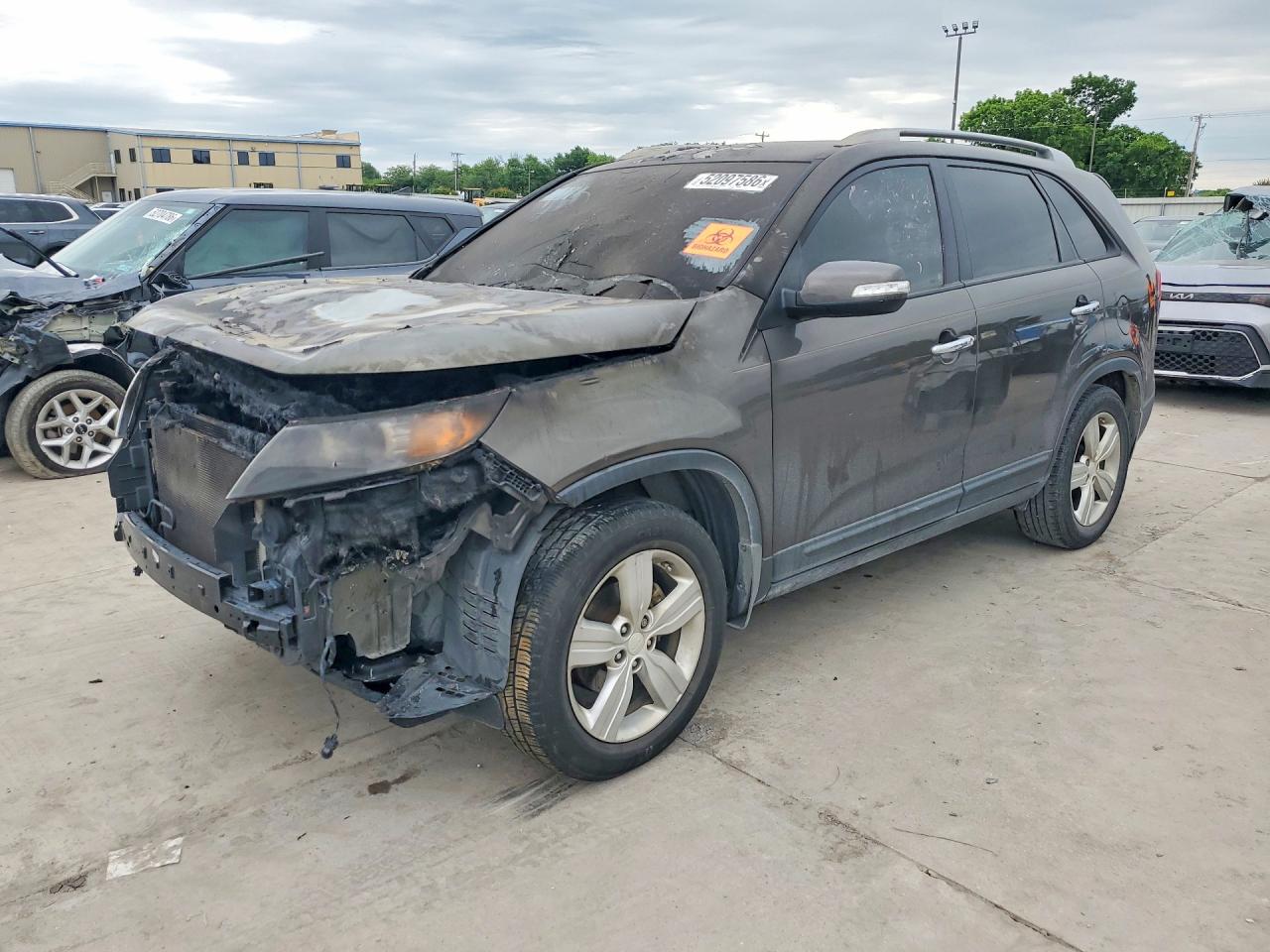 5XYKU3A65DG420886 · 2013 KIA SORENTO