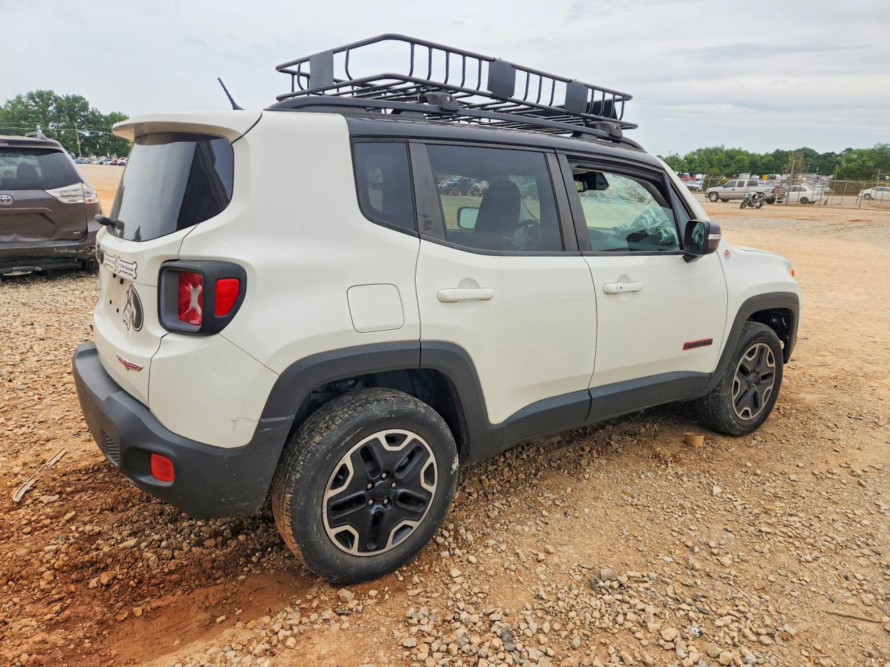 ZACCJBCB0HPE52197 · 2017 JEEP RENEGADE · 3/14