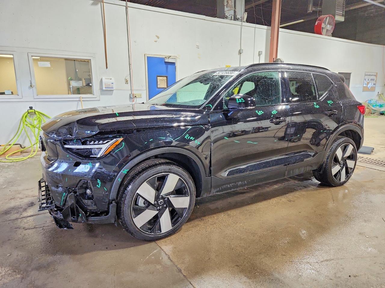 YV4ED3UM7P2096830 · 2023 VOLVO XC40