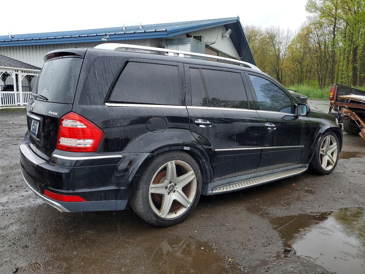 4JGBF8GE0AA570000 · 2010 MERCEDES-BENZ GL · 3/13