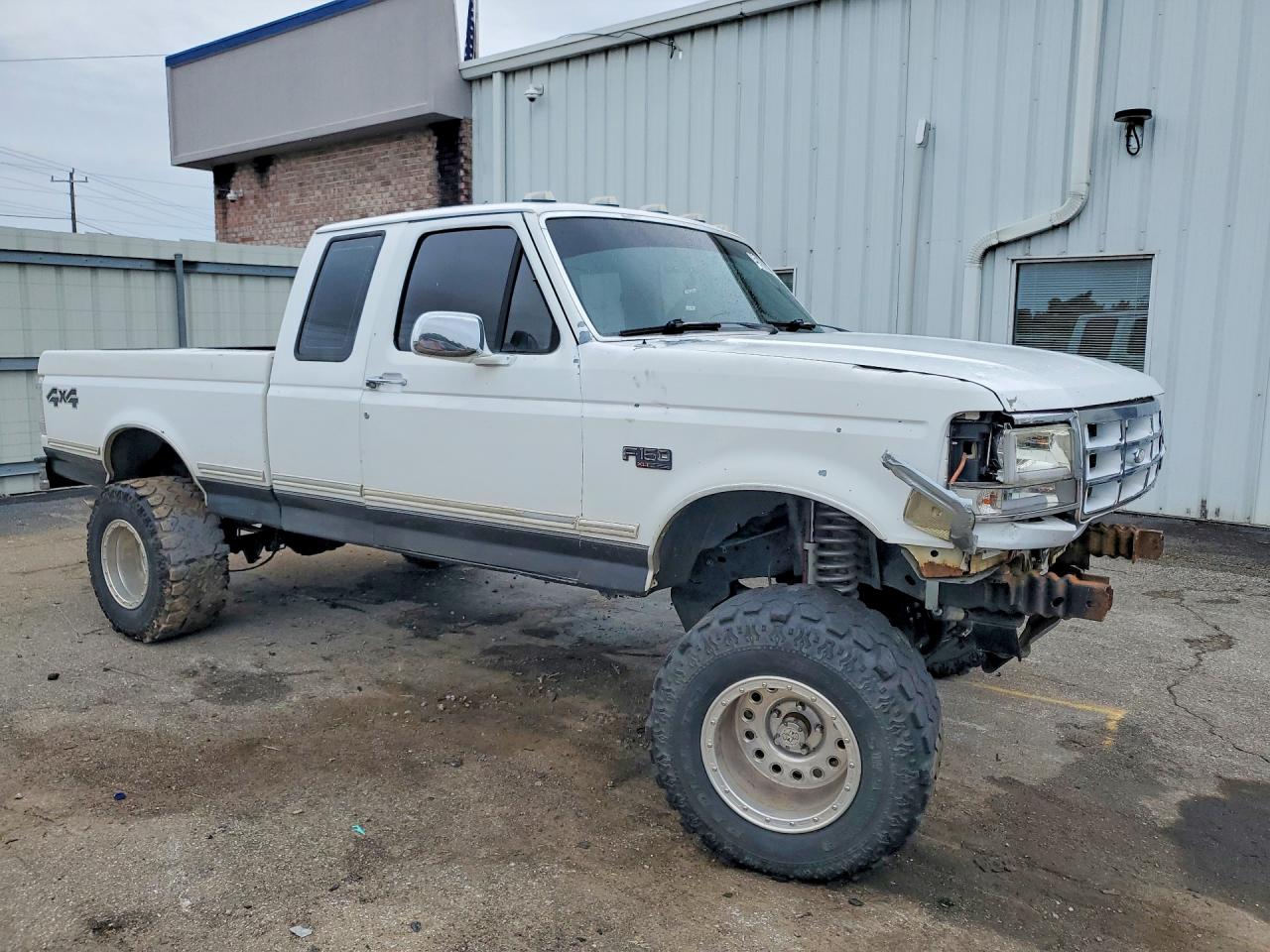 1FTEX14N5NKB23446 · 1992 FORD F150 · 4/13