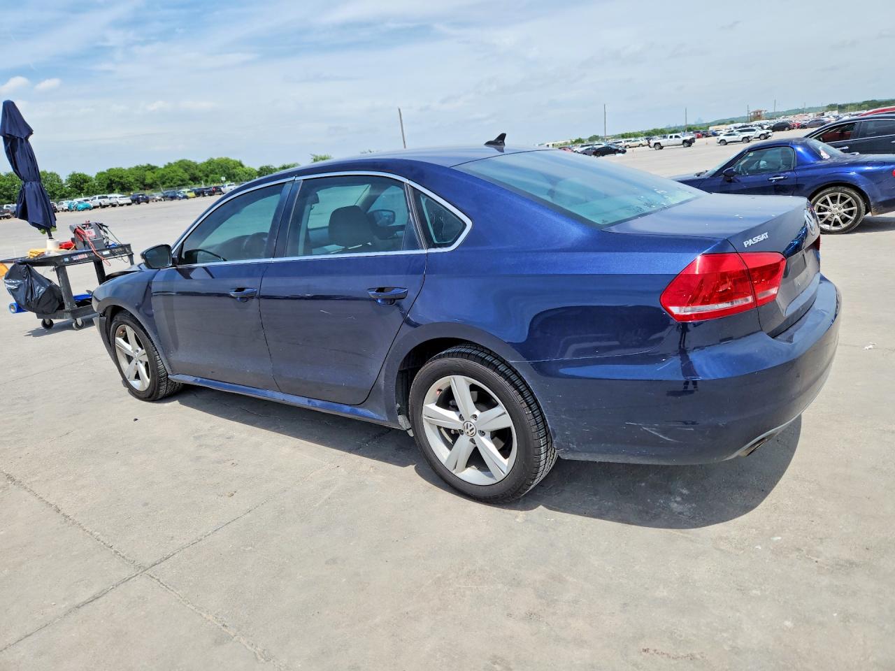 1VWBH7A32DC027060 · 2013 VOLKSWAGEN PASSAT · 2/12