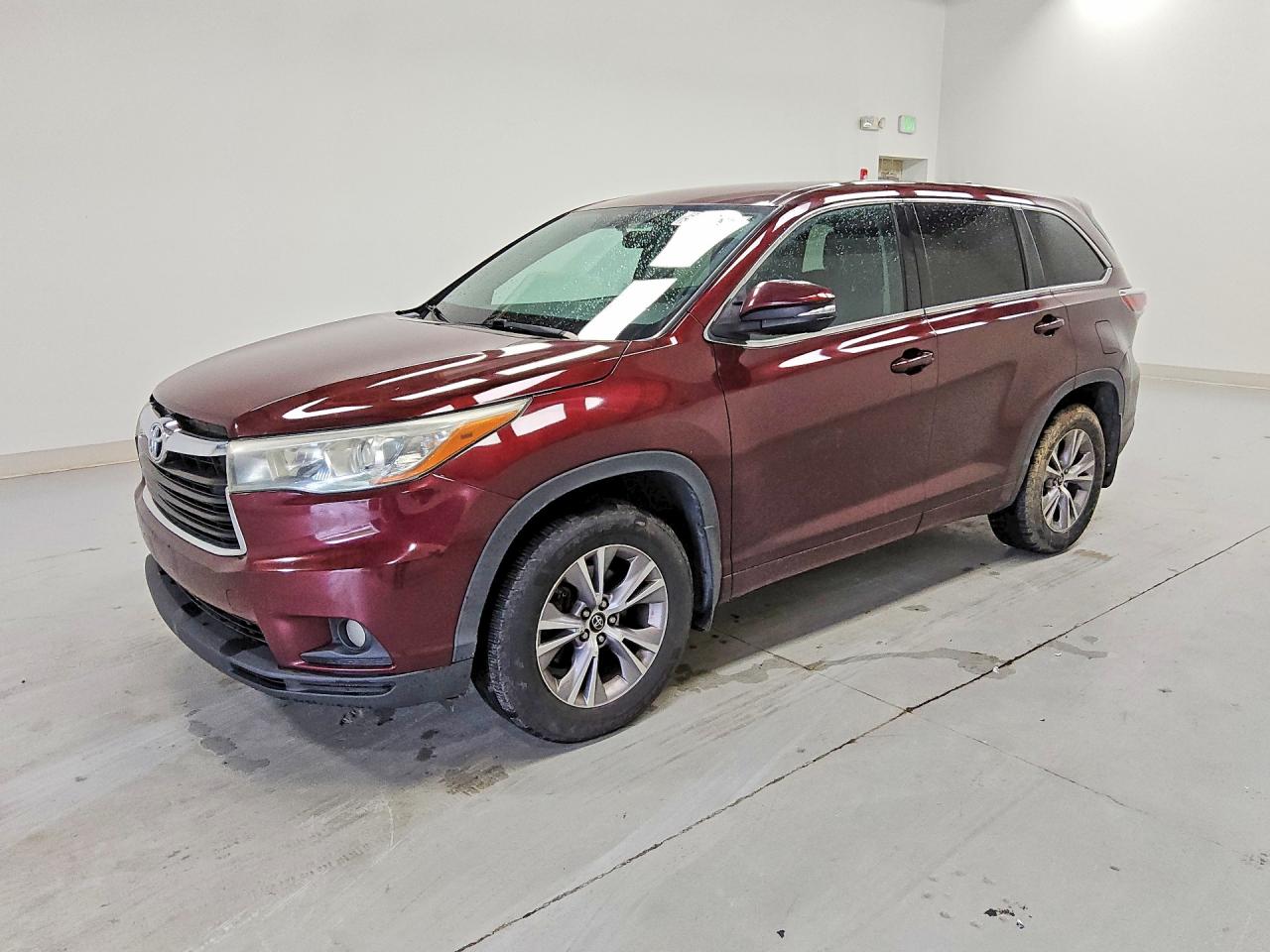 5TDBKRFH7GS264716 · 2016 TOYOTA HIGHLANDER