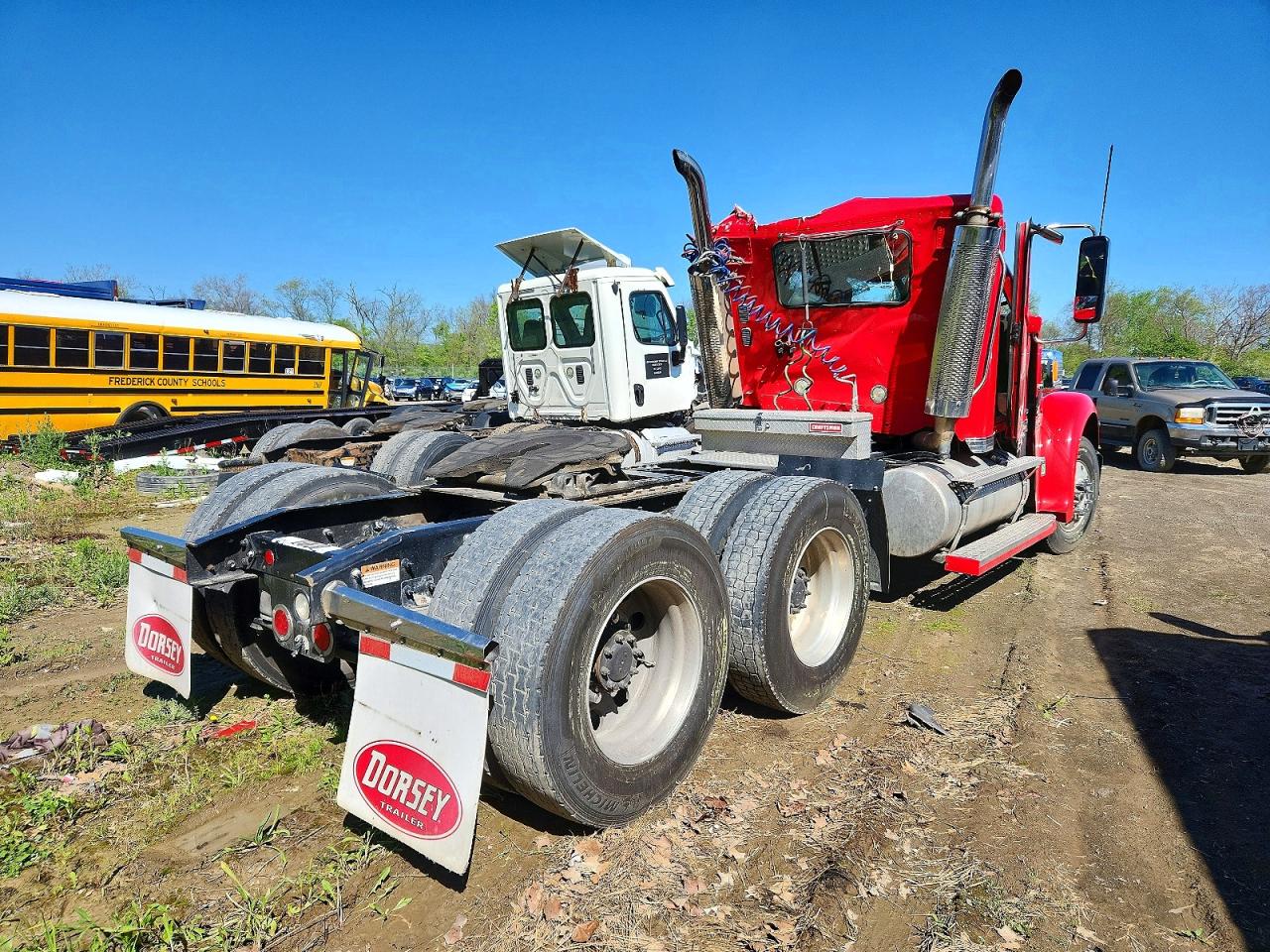 3ALXFB008LDME8748 · 2020 FREIGHTLINER TRAC/TRAIL · 4/10