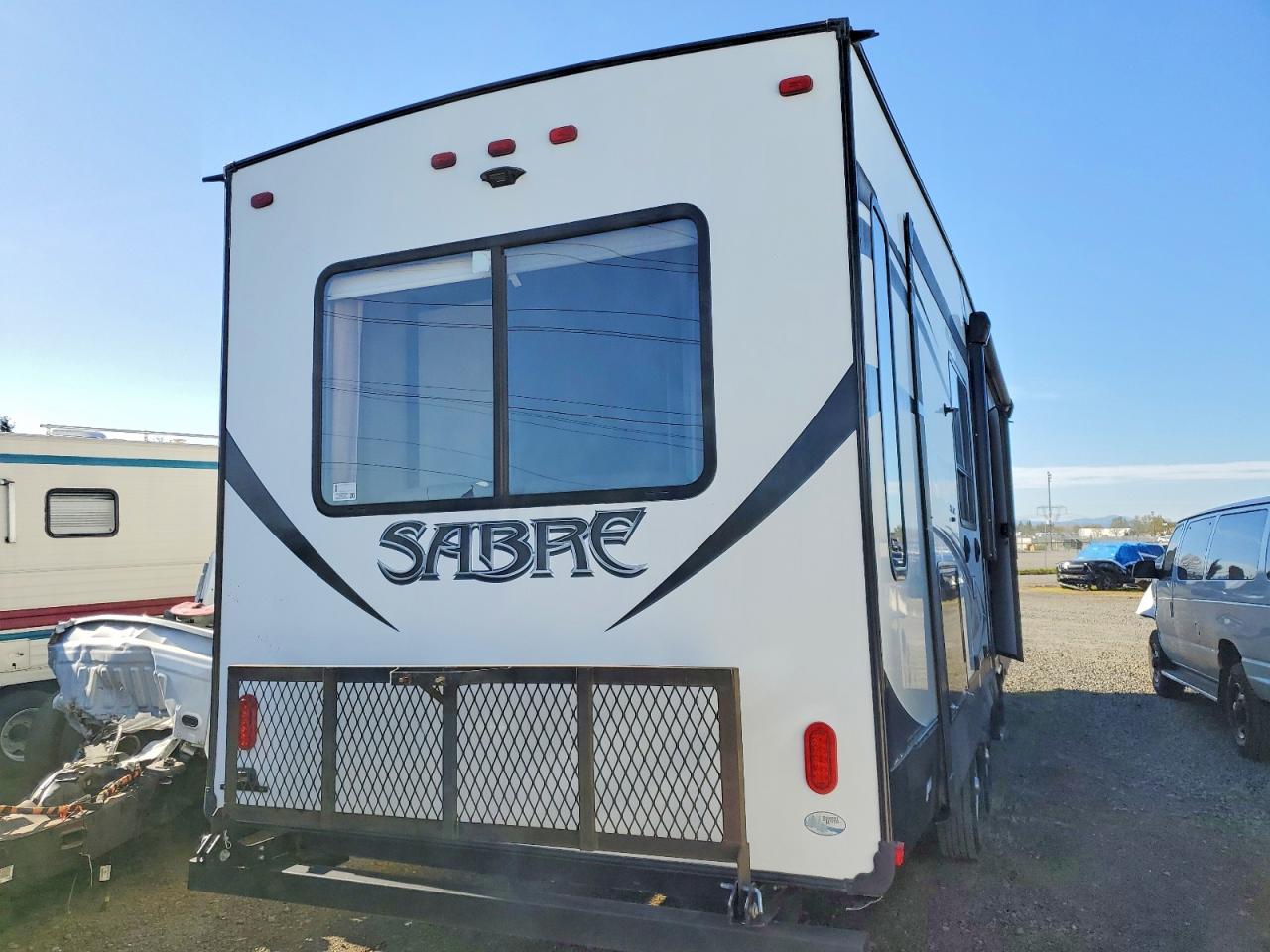 4X4FSRF24H3012125 · 2017 FORESRIVER 5TH WHEEL · 4/10
