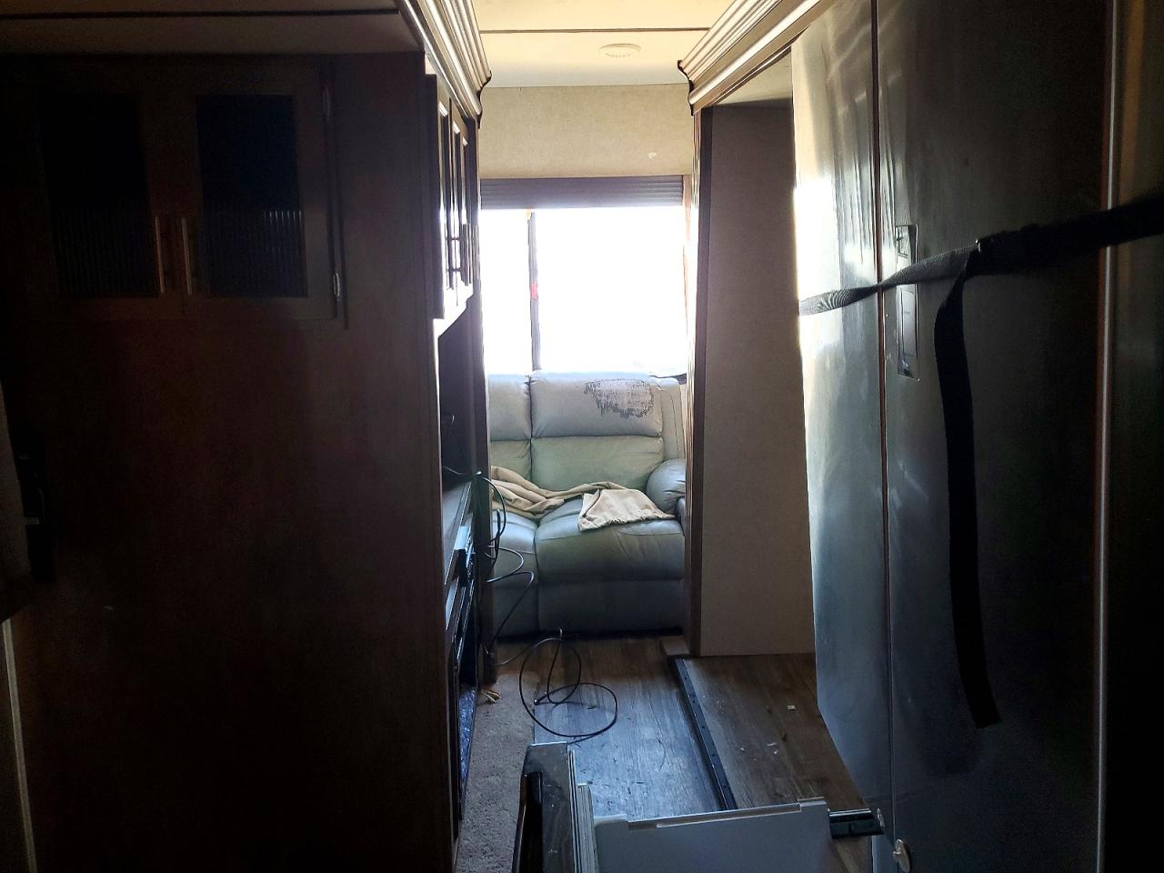 4X4FSRF24H3012125 · 2017 FORESRIVER 5TH WHEEL · 6/10