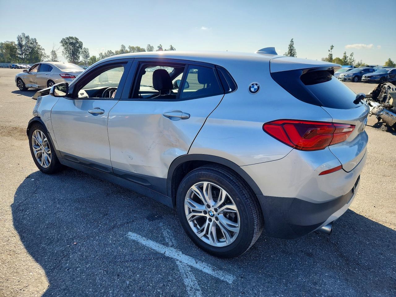 WBXYJ3C31JEJ84007 · 2018 BMW X2 · 2/12