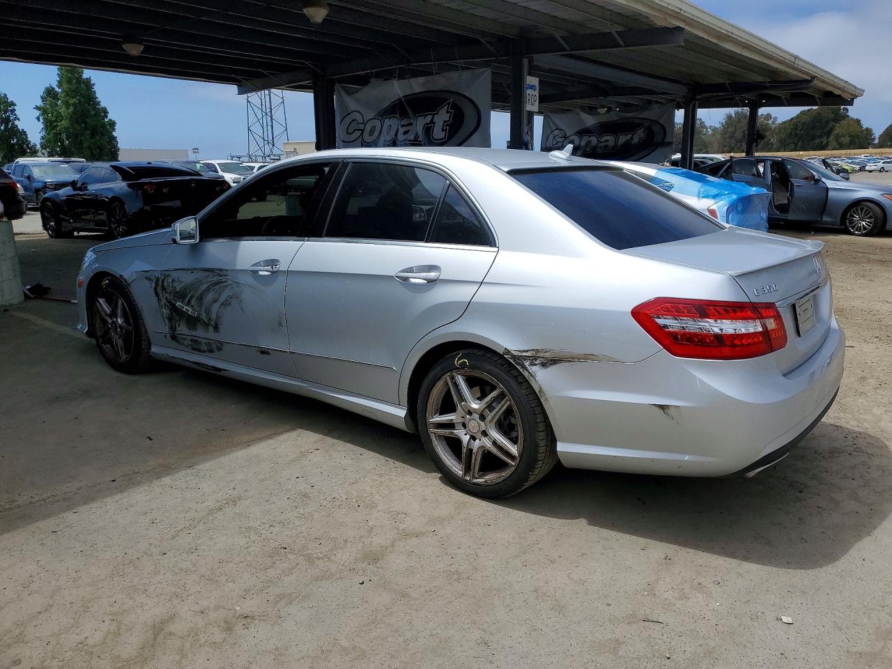 WDDHF5GB1BA267575 · 2011 MERCEDES-BENZ E · 2/12