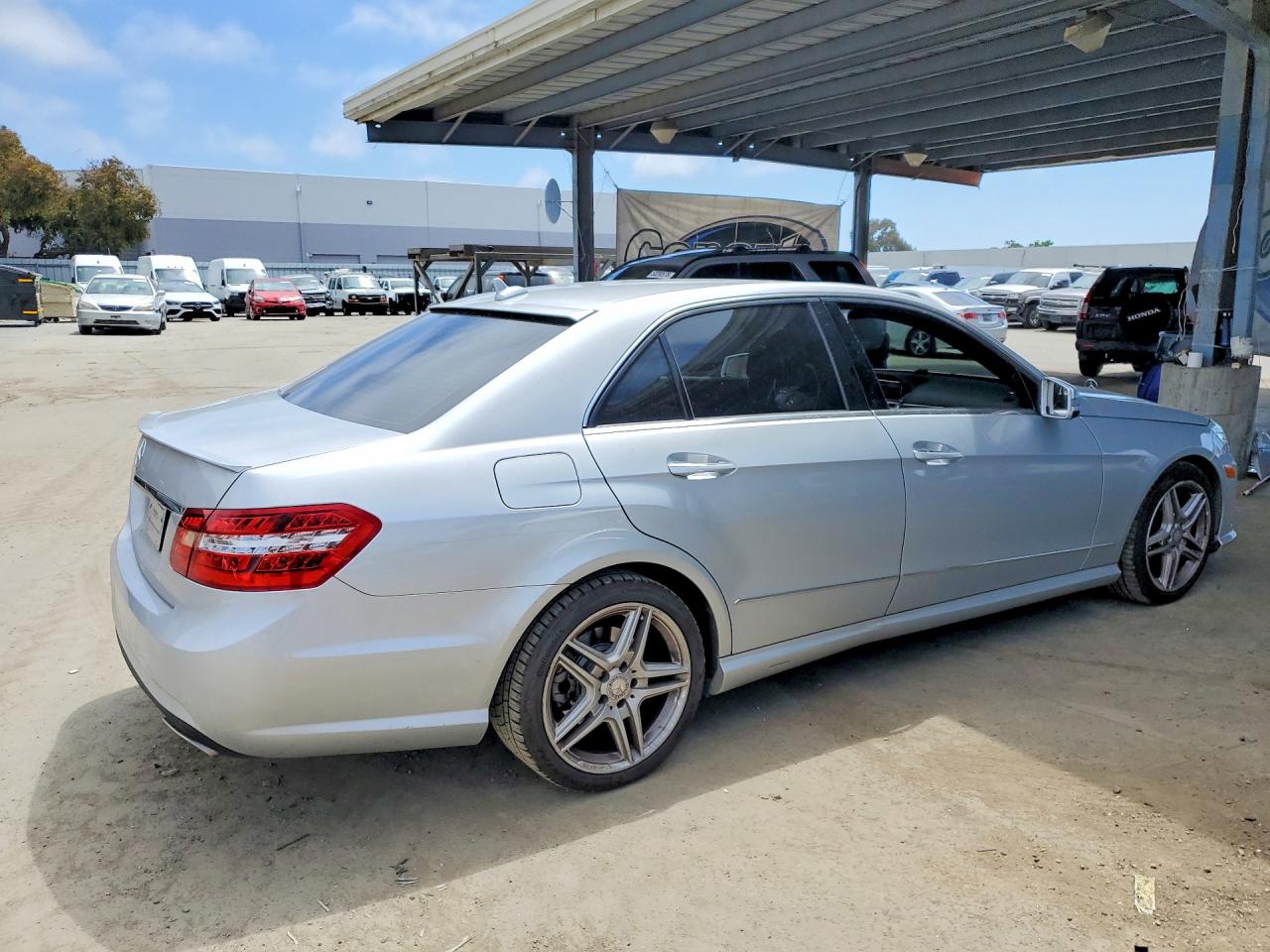 WDDHF5GB1BA267575 · 2011 MERCEDES-BENZ E · 3/12