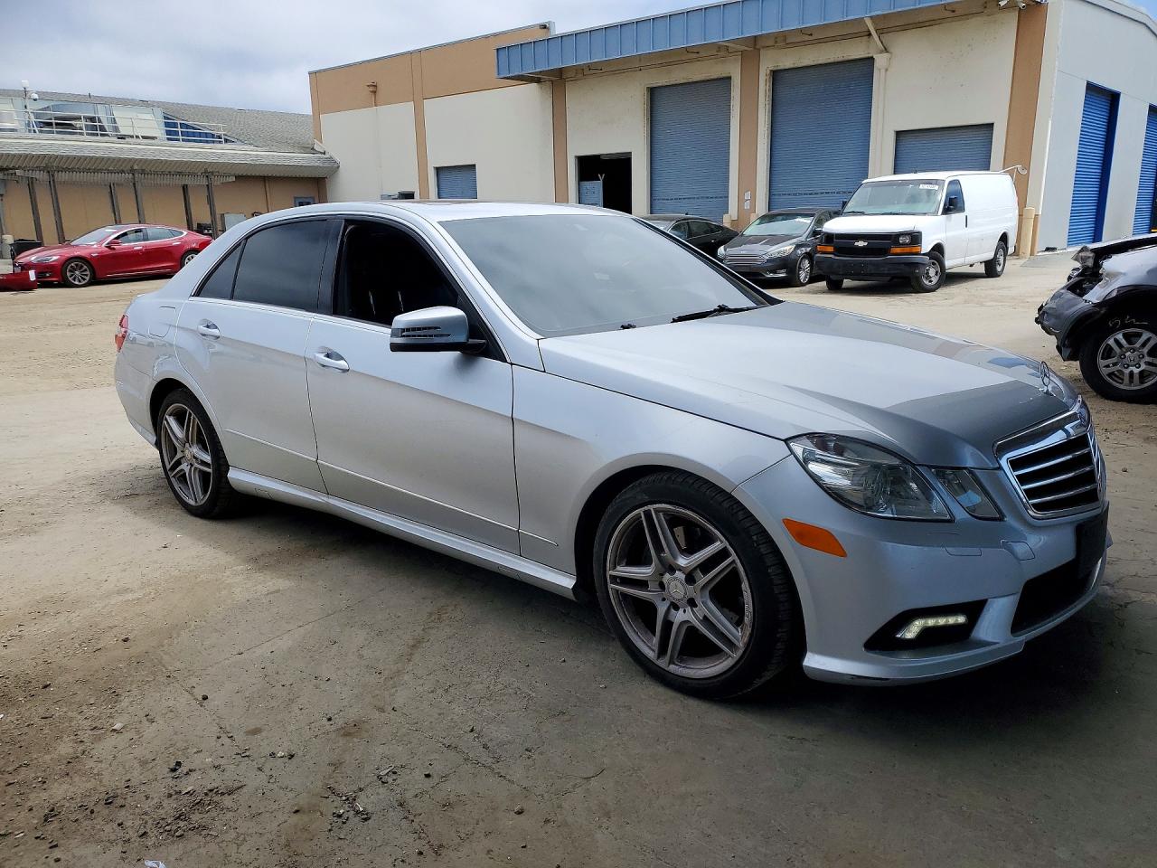 WDDHF5GB1BA267575 · 2011 MERCEDES-BENZ E · 4/12