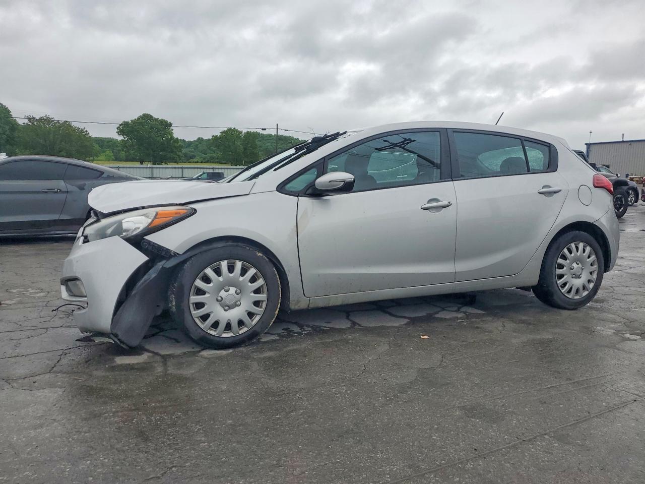 KNAFK5A81G5635437 · 2016 KIA FORTE