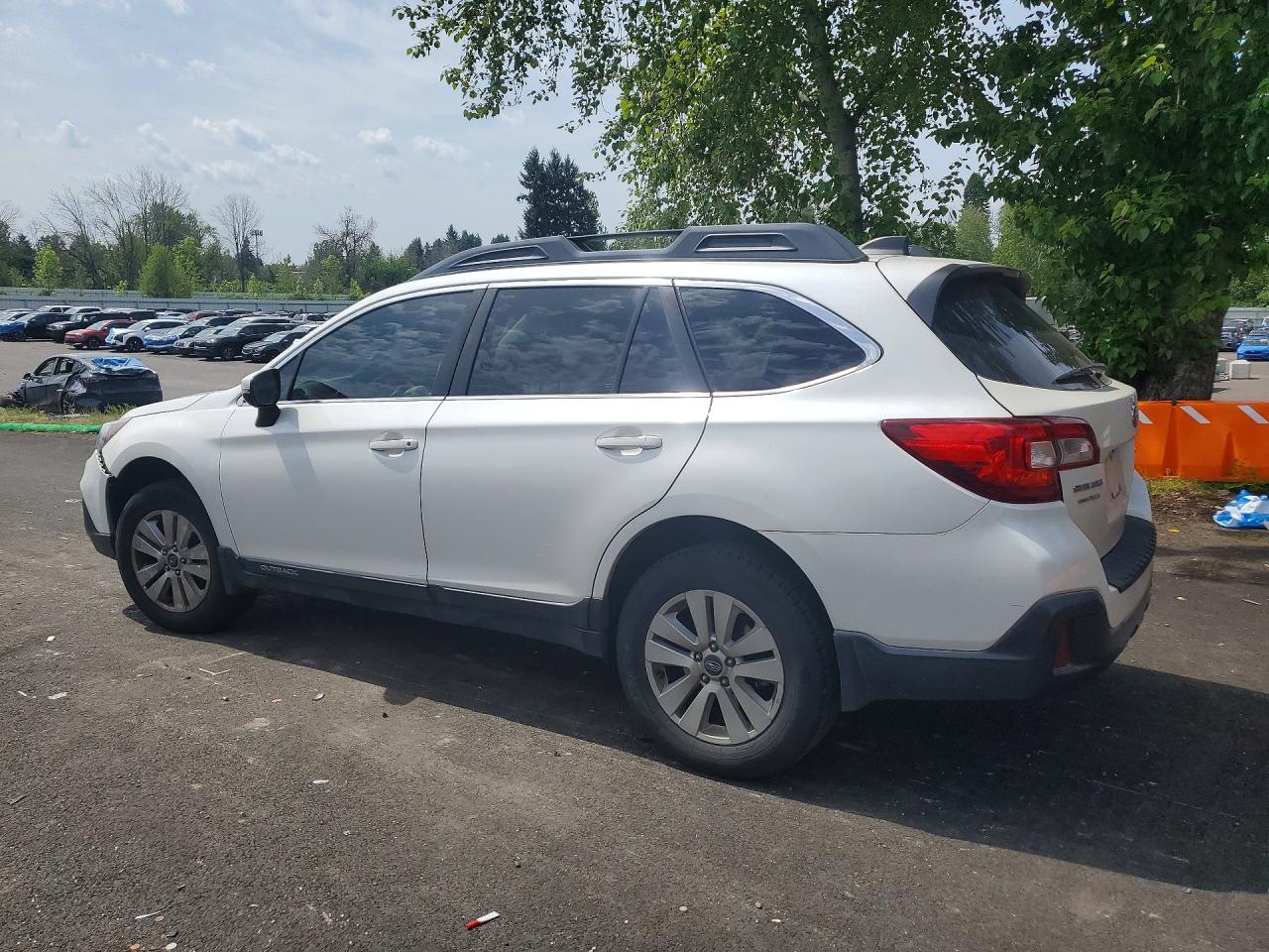 4S4BSAFC9J3385001 · 2018 SUBARU OUTBACK · 2/12