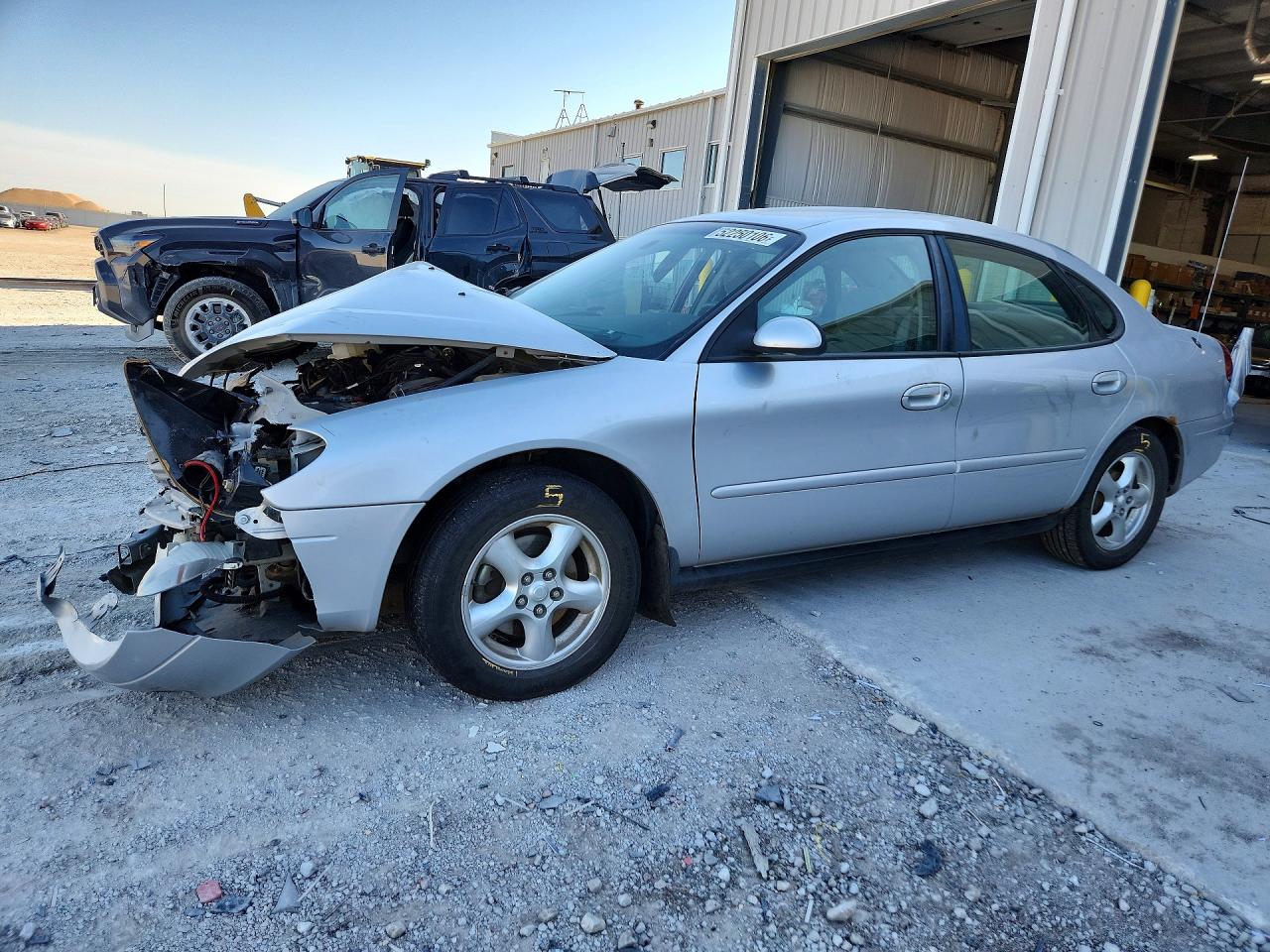 1FAFP55U92G136478 · 2002 FORD TAURUS