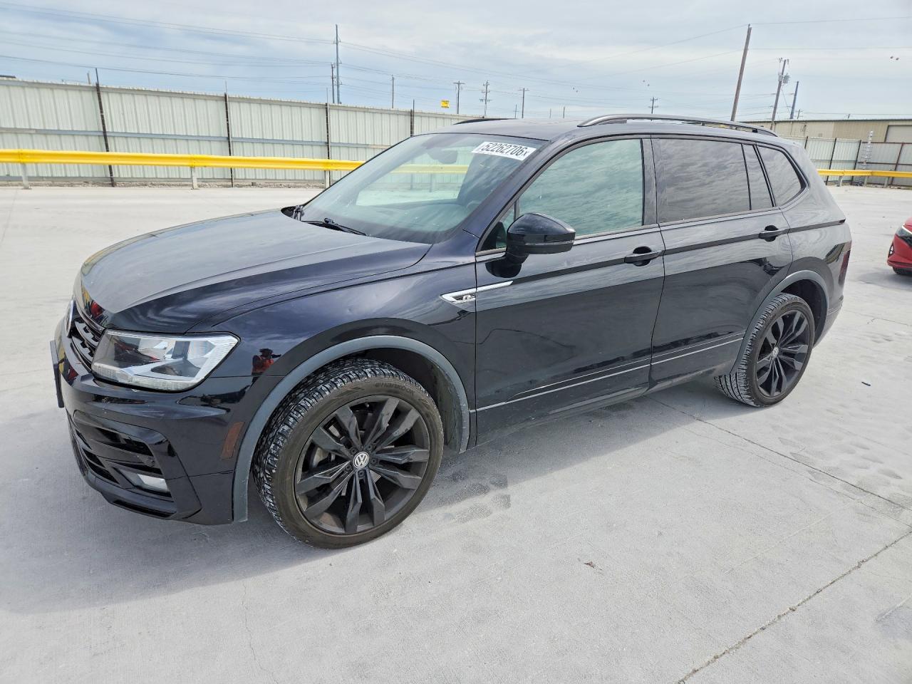 3VV3B7AX3LM131907 · 2020 VOLKSWAGEN TIGUAN