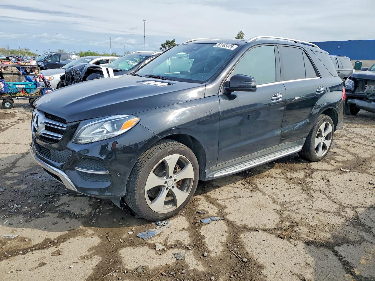 4JGDA5HB7HA816643 · 2017 MERCEDES-BENZ GLE