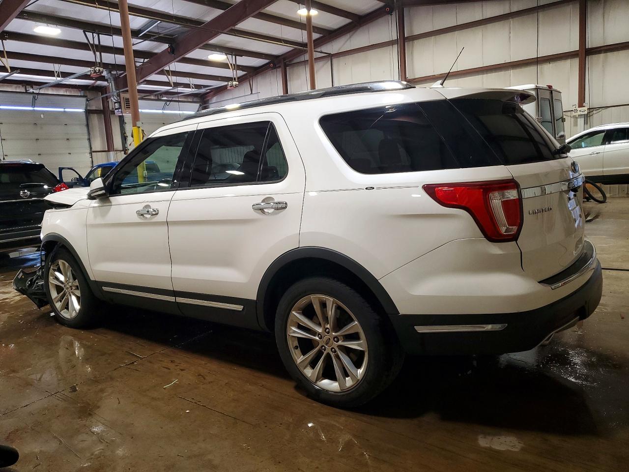 1FM5K8F85JGB27813 · 2018 FORD EXPLORER · 2/13