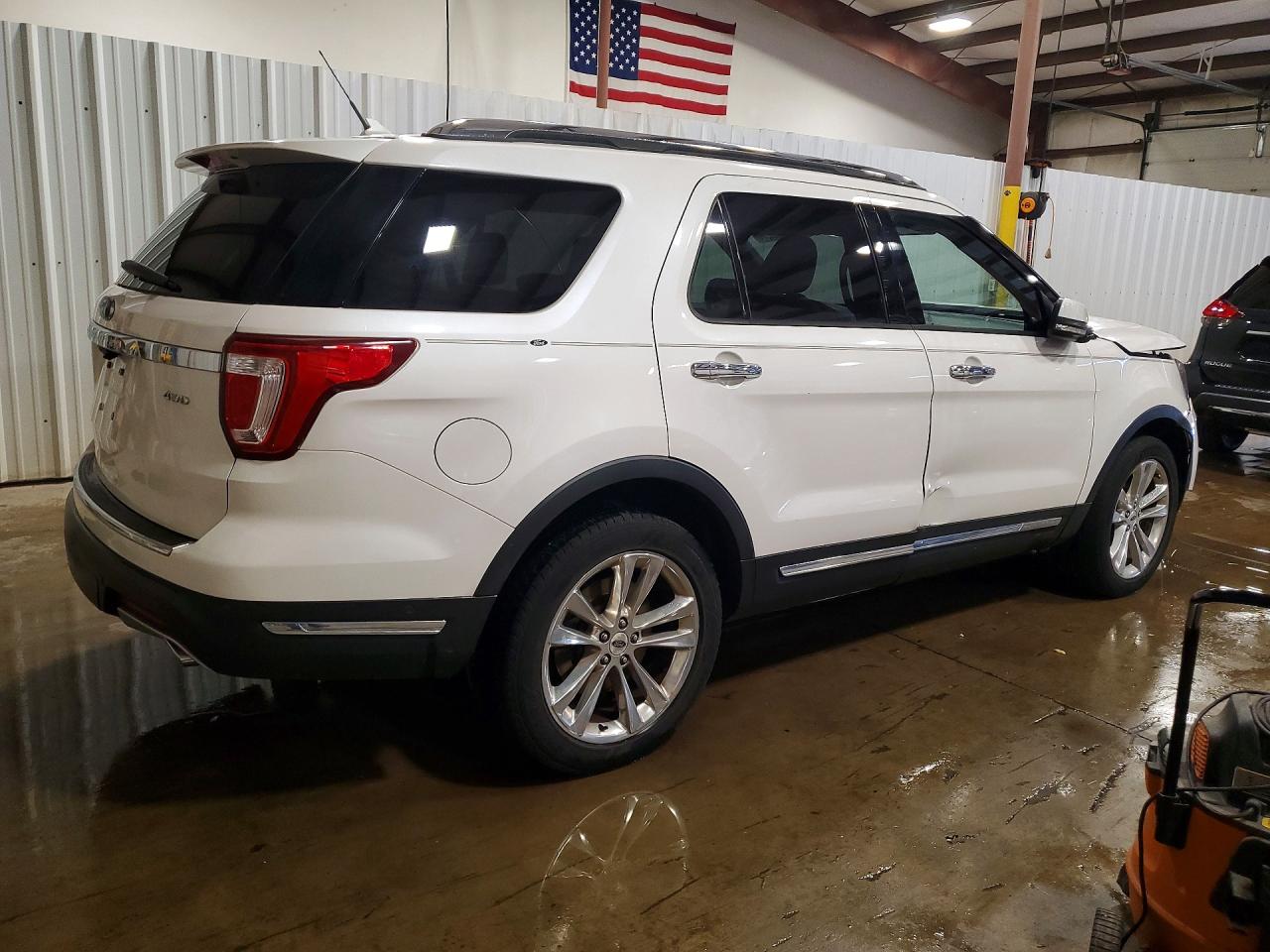 1FM5K8F85JGB27813 · 2018 FORD EXPLORER · 3/13