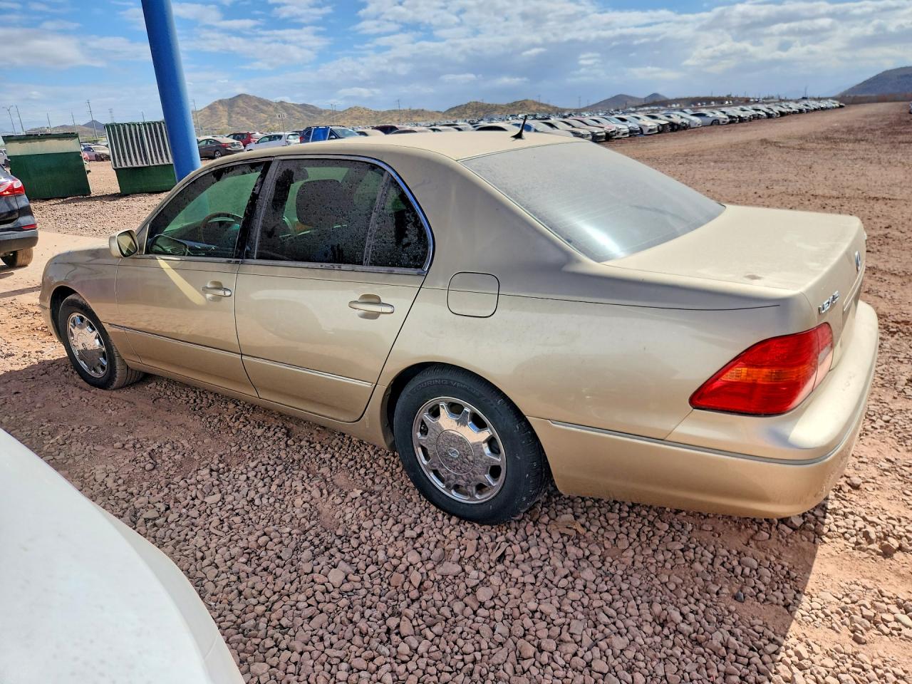 JTHBN30F410039660 · 2001 LEXUS LS · 2/12