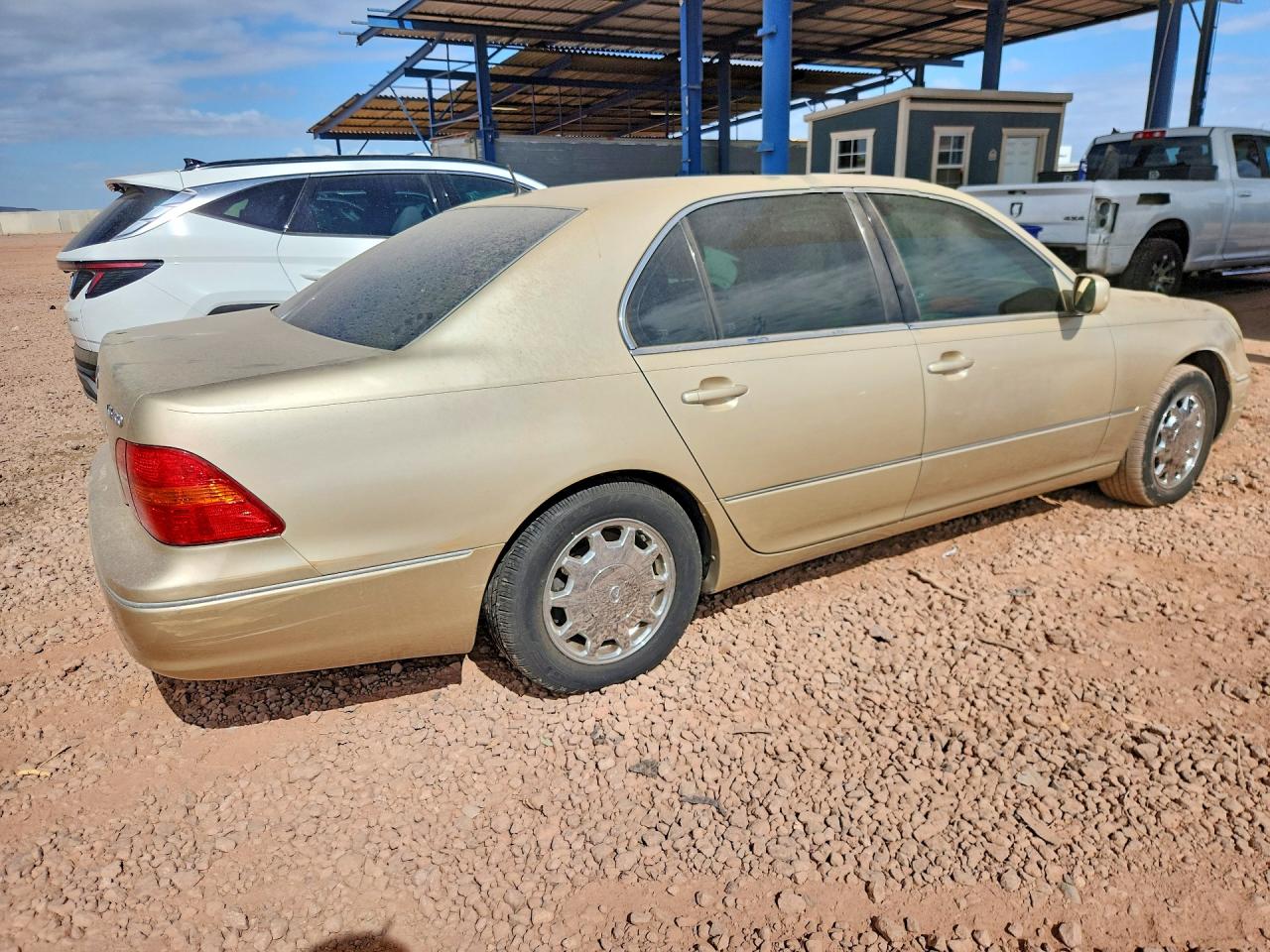 JTHBN30F410039660 · 2001 LEXUS LS · 3/12