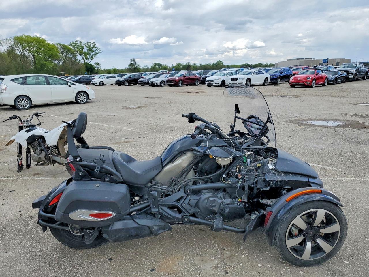 2017 CAN-AM SPYDER ROADSTER