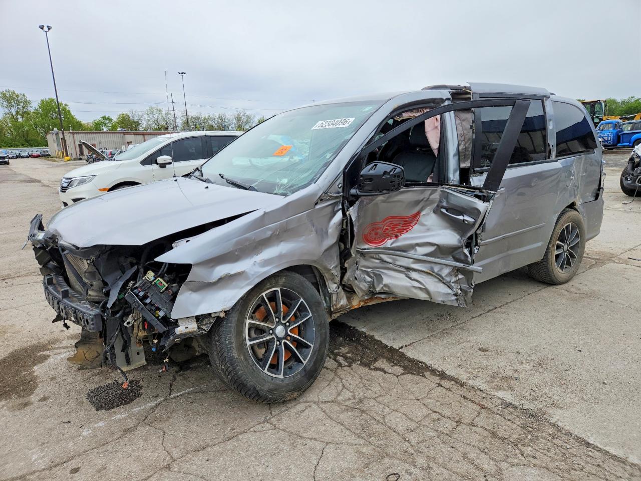 2C4RDGEG0HR807811 · 2017 DODGE GRAND CARAVAN