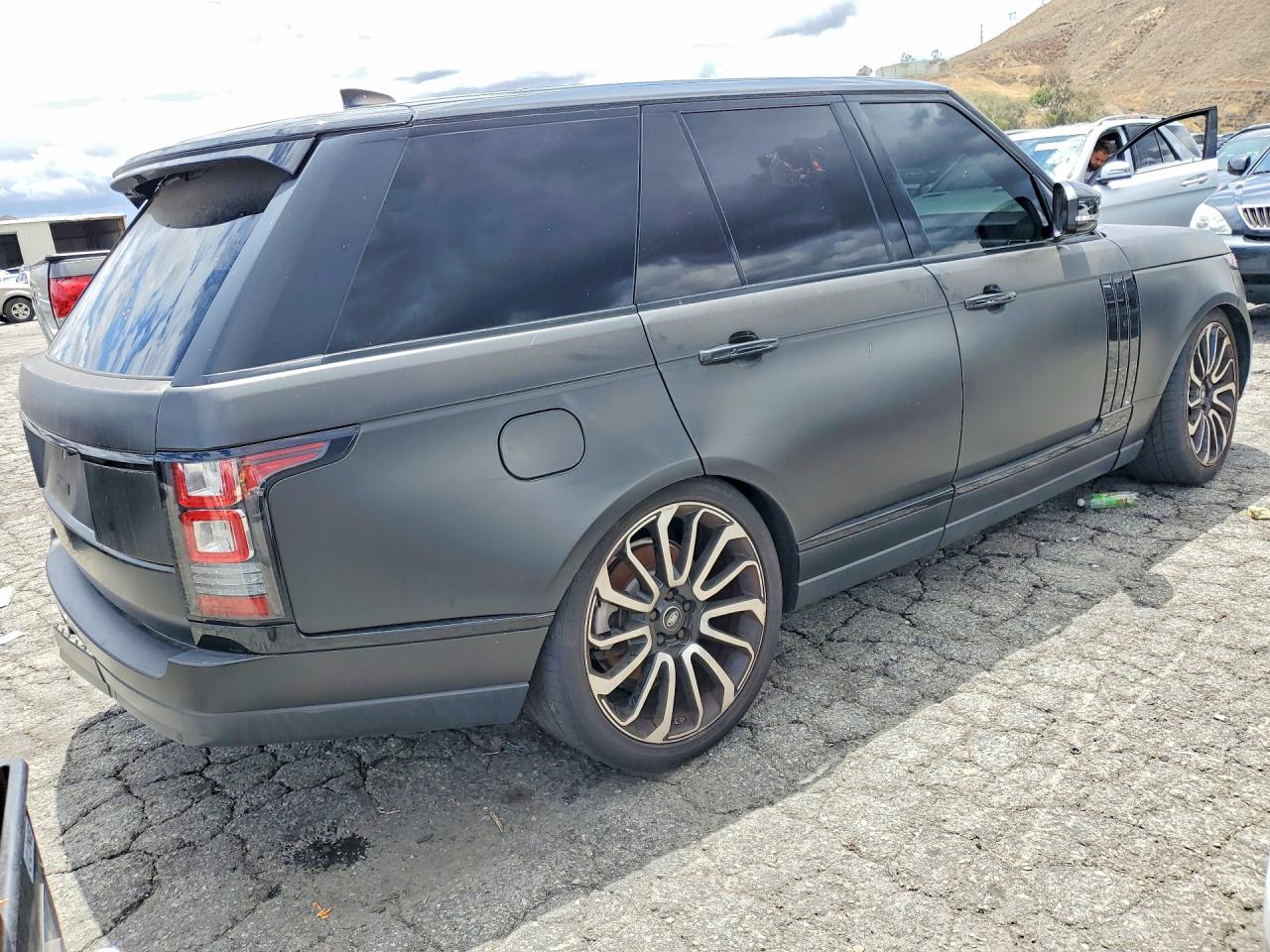 SALGS2FK8HA325443 · 2017 LAND ROVER RANGE ROVER · 3/13