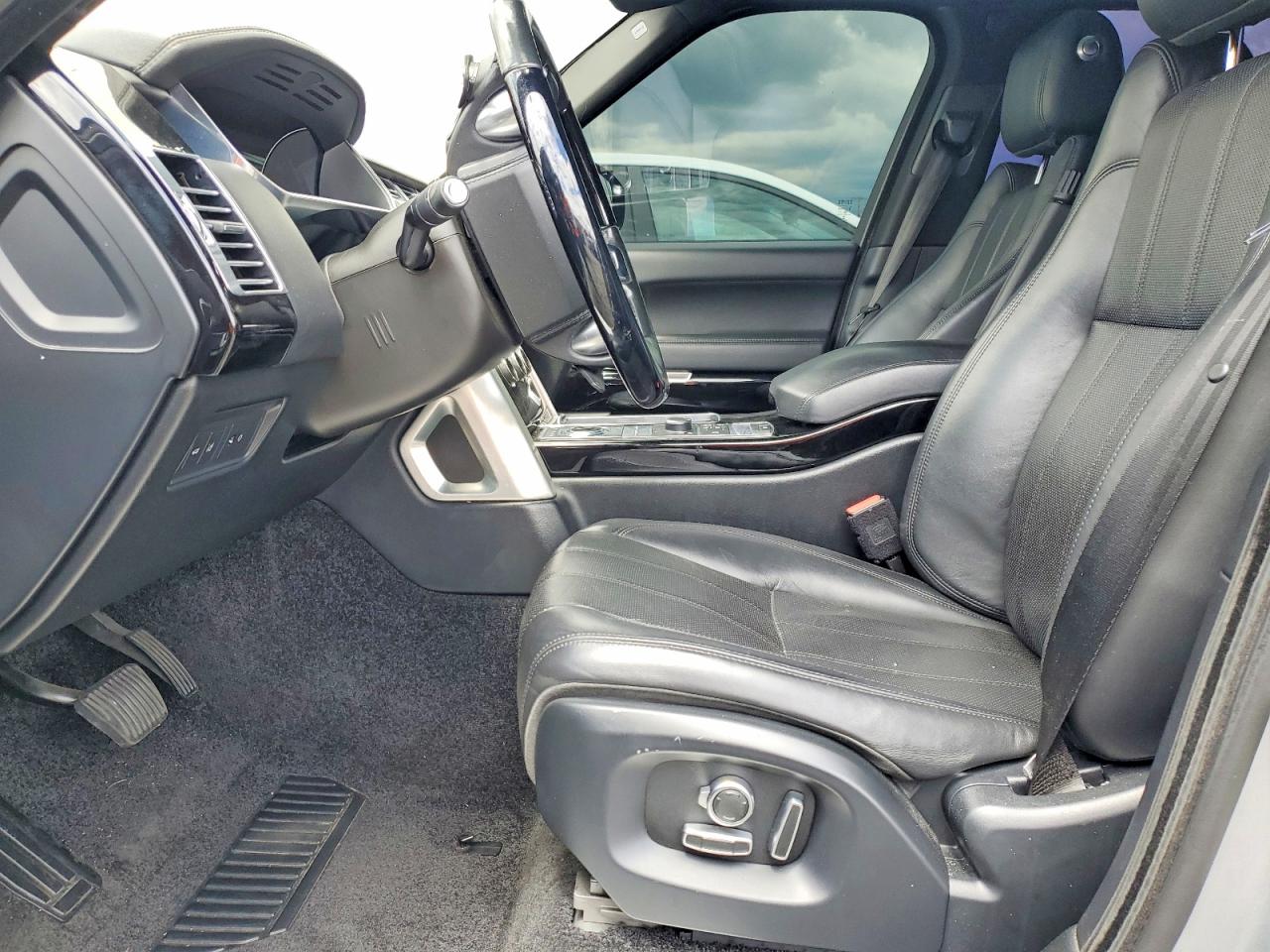 SALGS2FK8HA325443 · 2017 LAND ROVER RANGE ROVER · 7/13