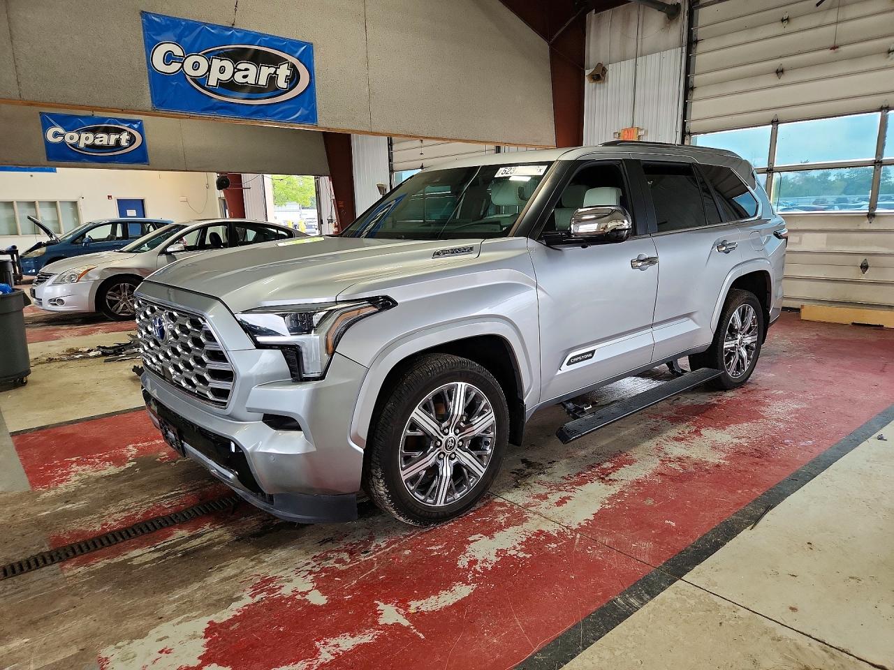 7SVAAABA8RX021301 · 2024 TOYOTA SEQUOIA
