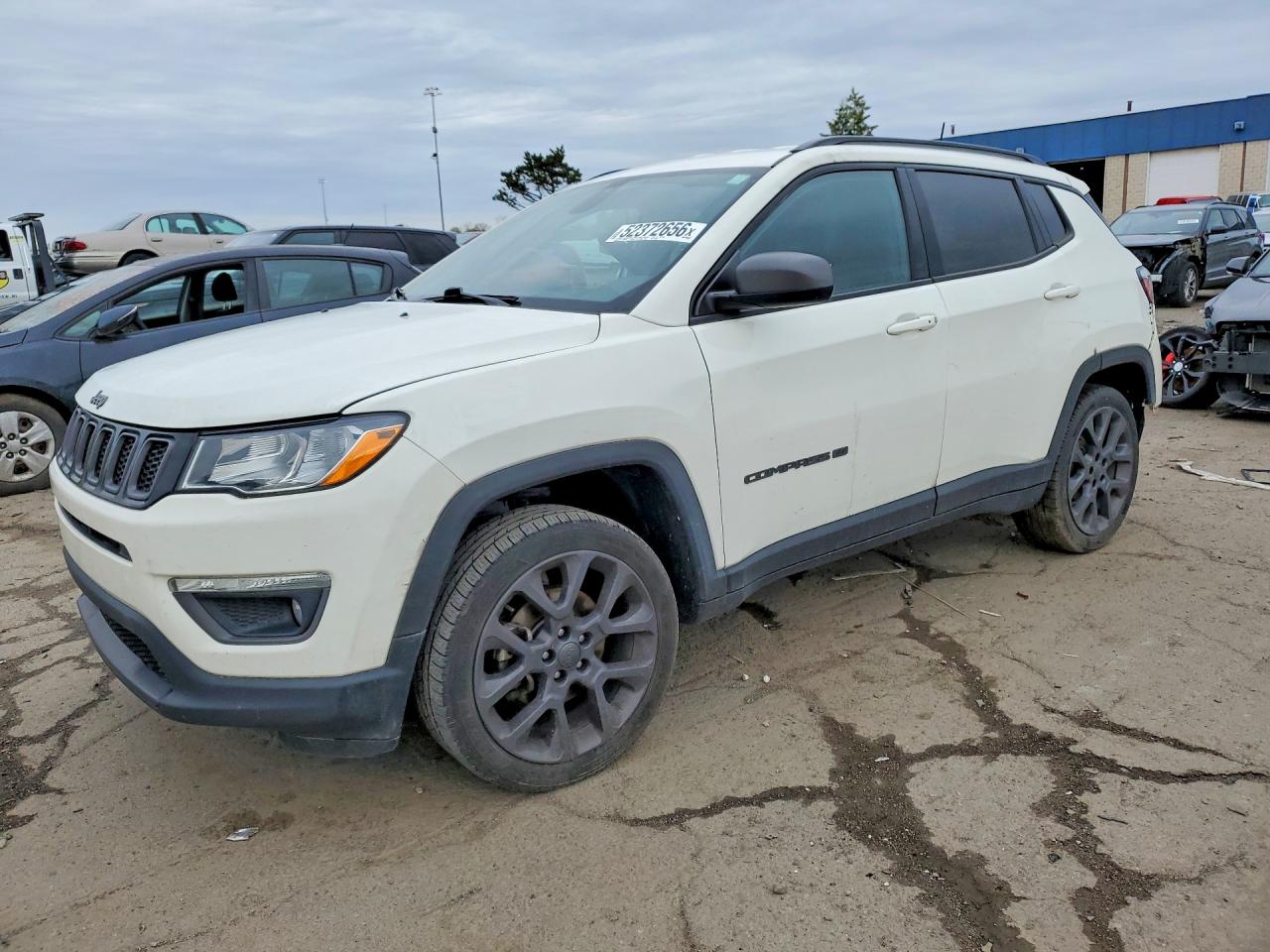 3C4NJDEB8MT513428 · 2021 JEEP COMPASS