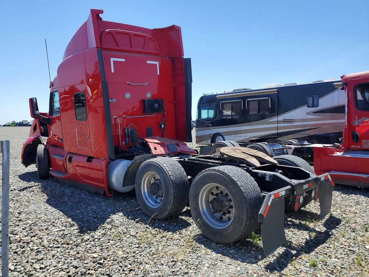 1XPBD49X5KD276317 · 2019 PETERBILT 579 · 3/10