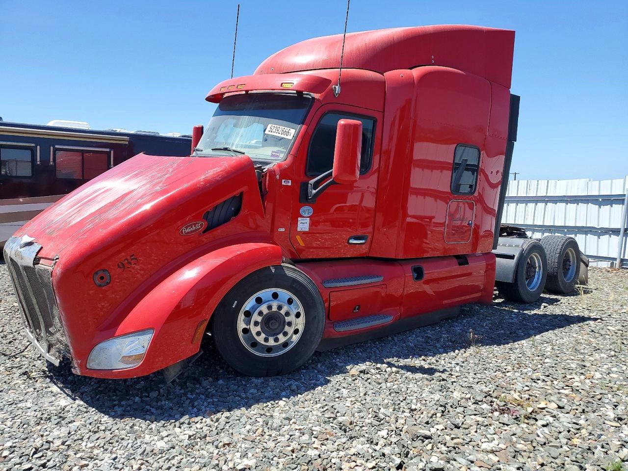 1XPBD49X5KD276317 · 2019 PETERBILT 579 · 2/10