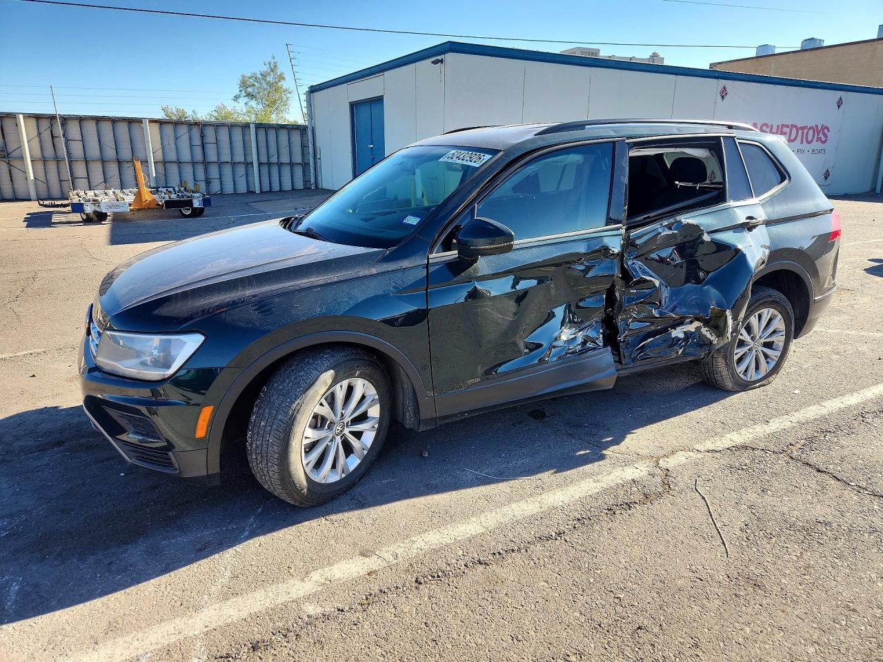 3VV1B7AX6KM122172 · 2019 VOLKSWAGEN TIGUAN