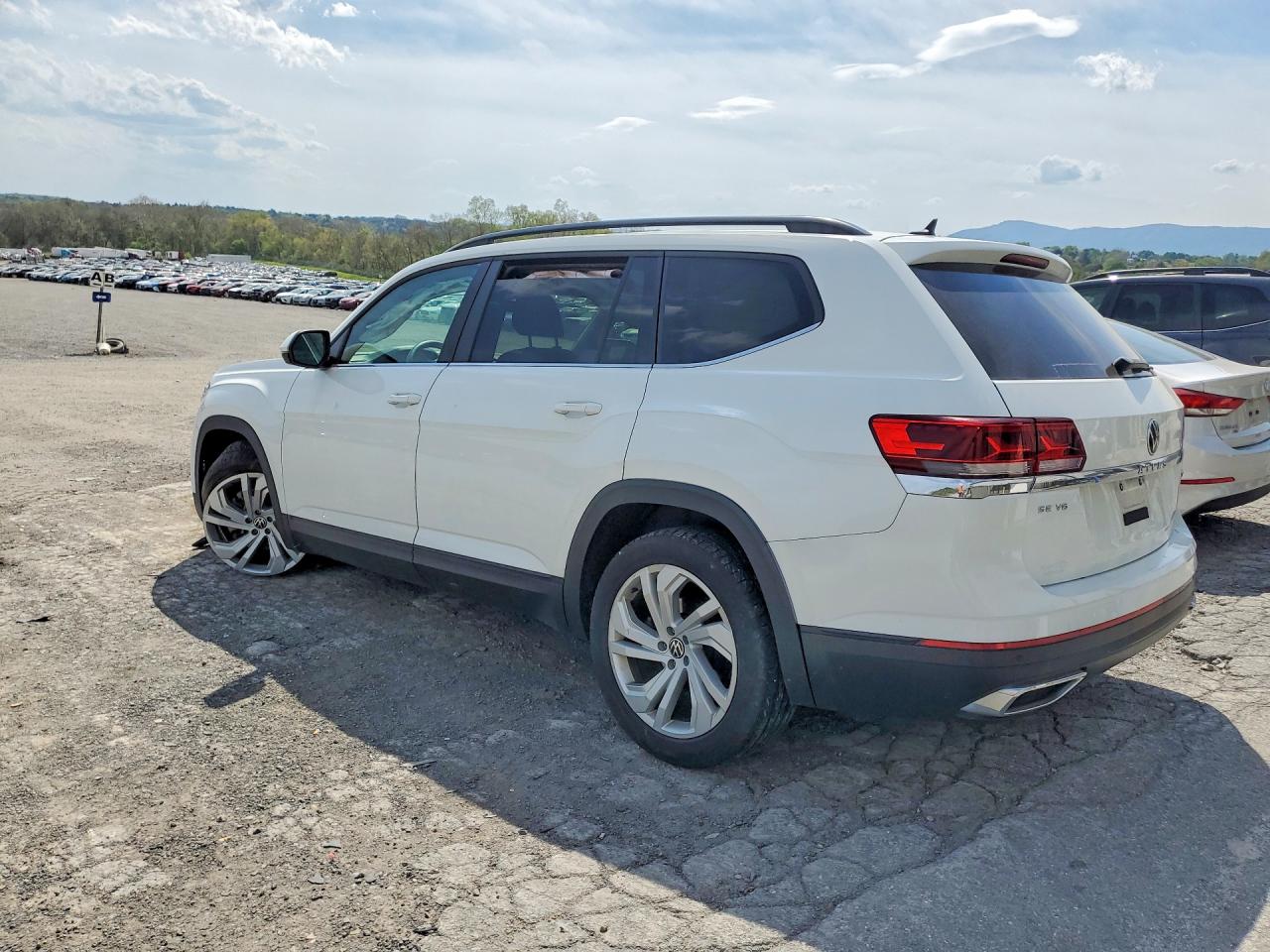 1V2HR2CA2MC540171 · 2021 VOLKSWAGEN ATLAS · 2/13